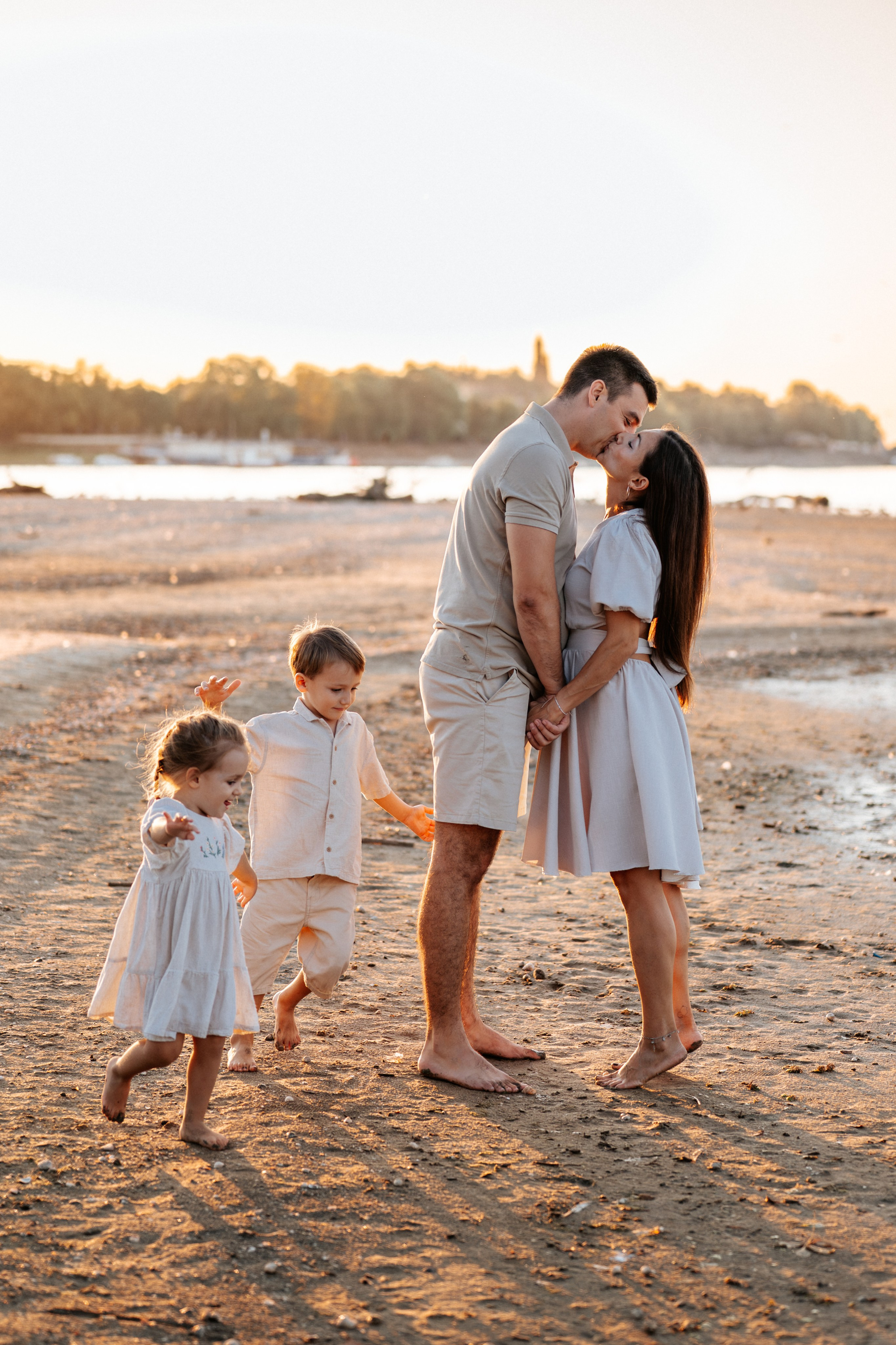 Anja, Nikola, Adam i Hana - porodično fotografisanje. Dečiji i porodični fotograf