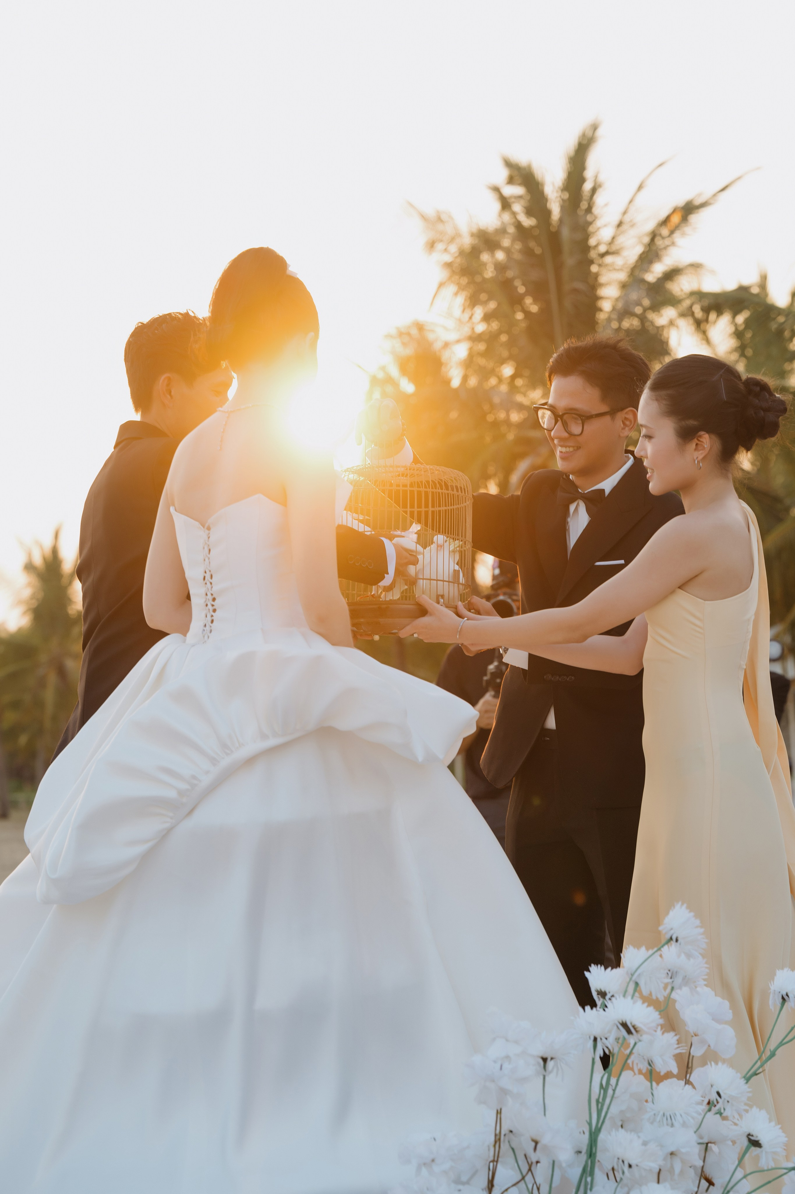 DIEU & THINH/Destination Wedding. Nhiếp ảnh gia đám cưới hàng đầu tại Thành Phố Hồ Chí Minh