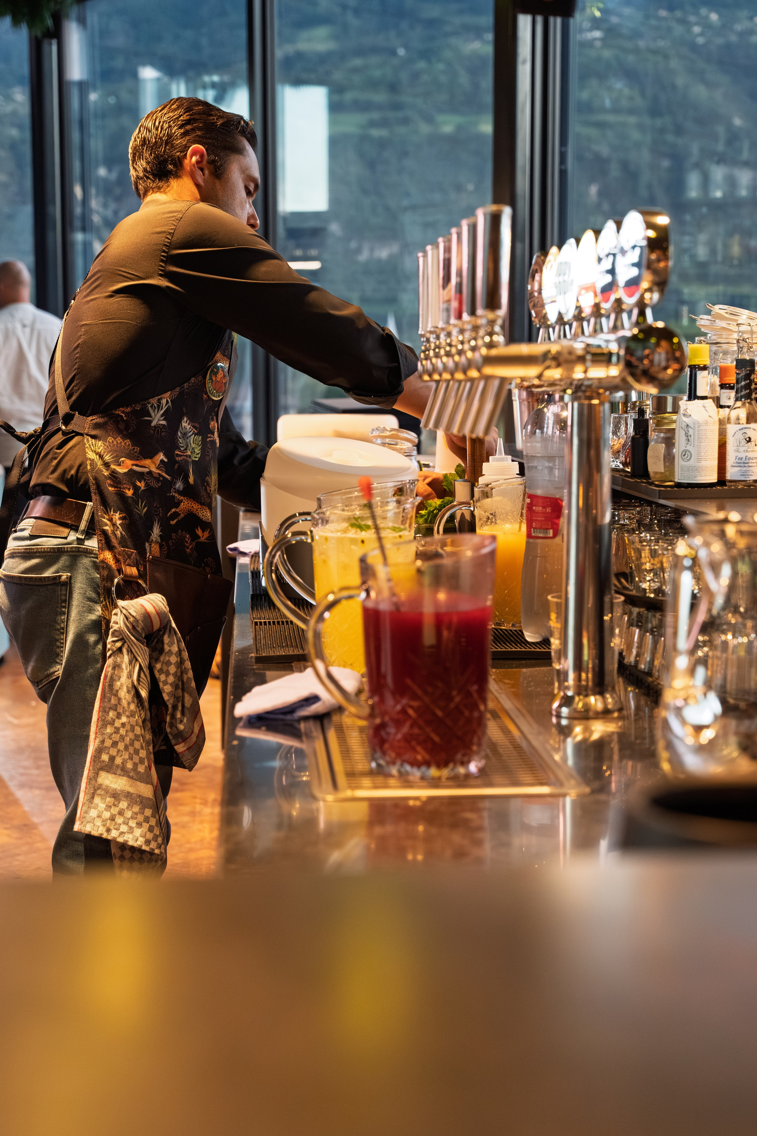 Ouverture du restaurant-club « Instinct  Amazonia » Sion. Photographe Suisse Tatiana Lyzhina