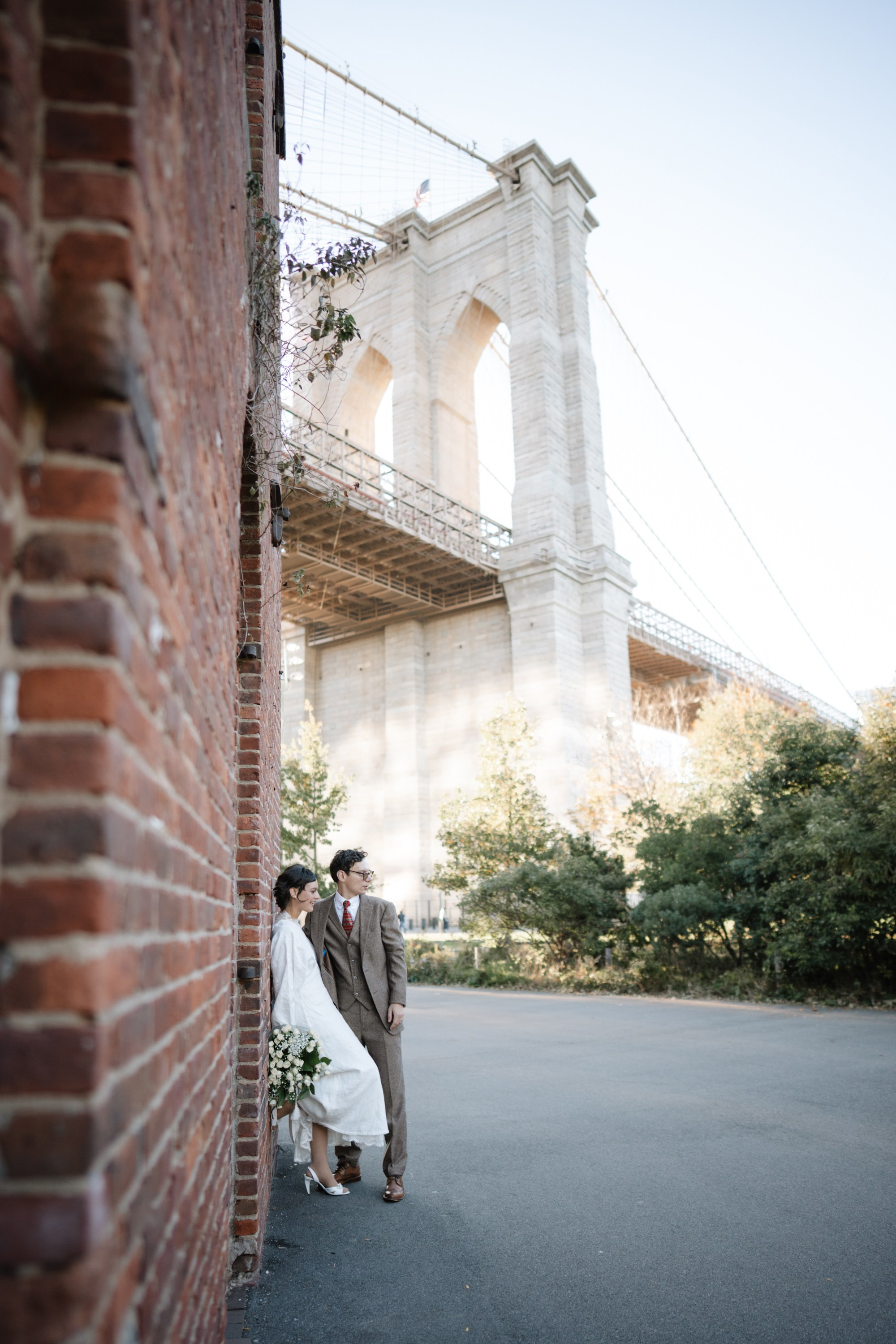 Wedding photo shoot in Dumbo, Brooklyn. Portrait and wedding photographer in New York