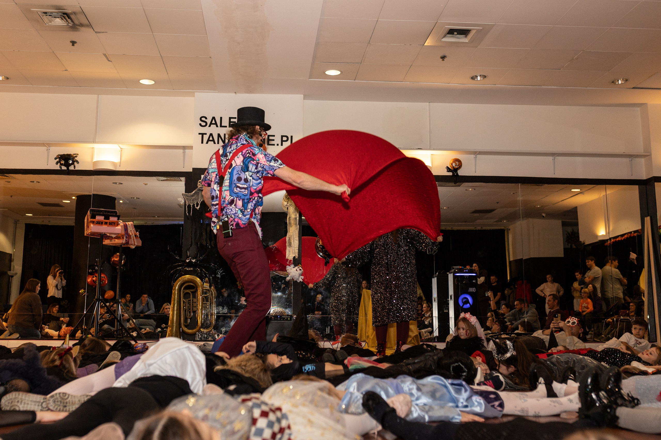 Leo dance studio Helloween 2025. Семейный и детский фотограф в Варшаве Мила Бобровская