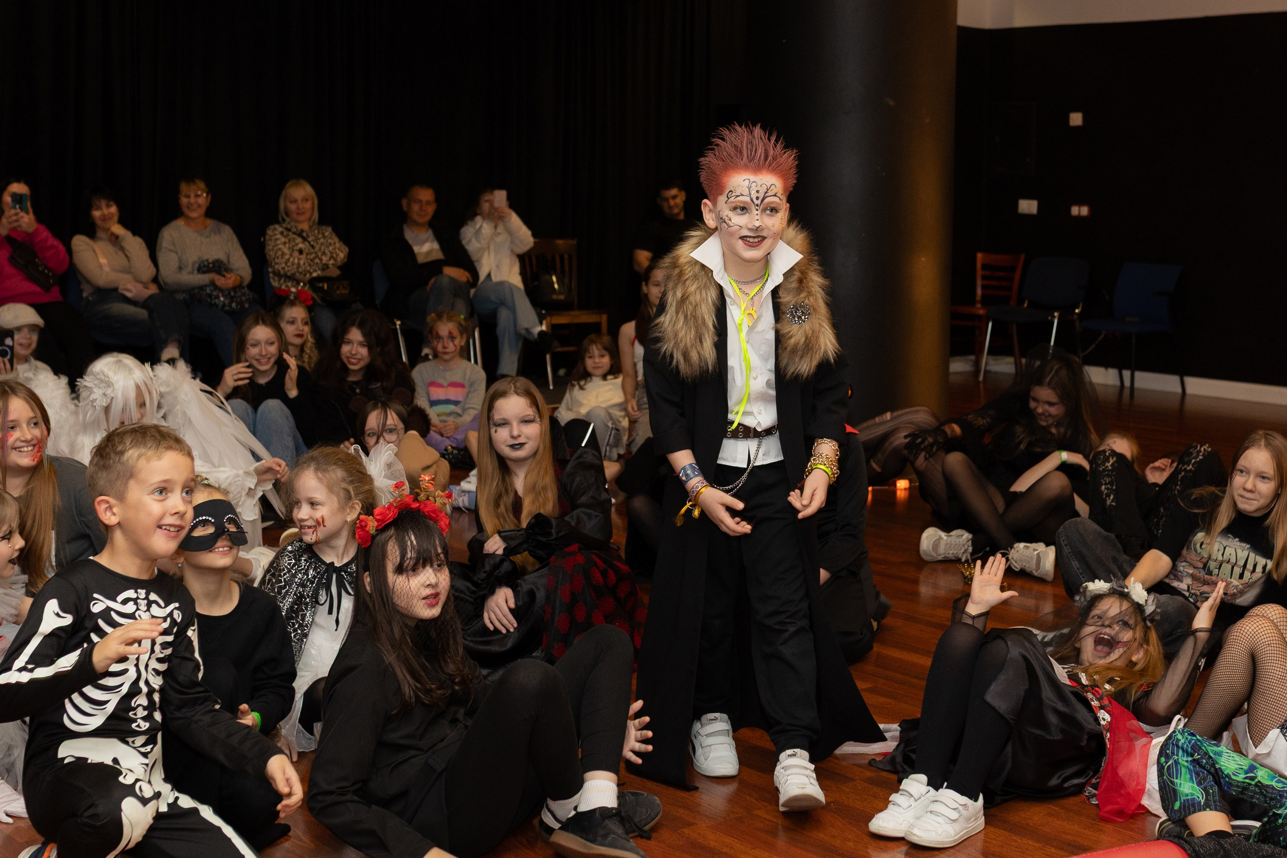 Leo dance studio Helloween 2025. Семейный и детский фотограф в Варшаве Мила Бобровская