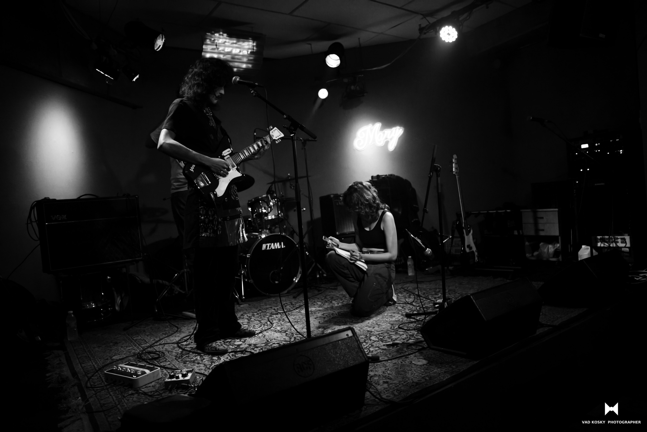 Crimson bass — Mary Bar Haifa 28.11.25. Vad Kosky Photographer