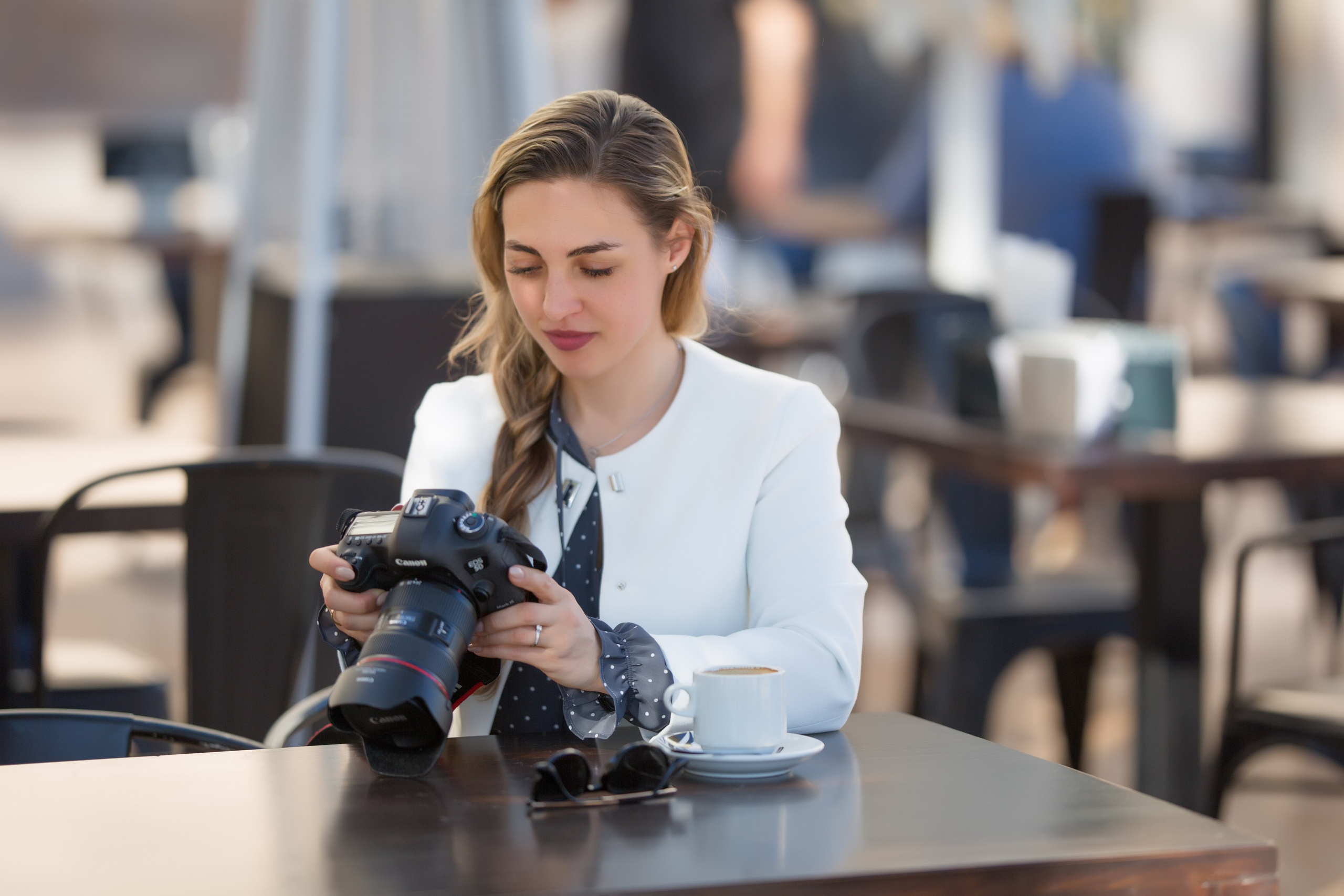 Contact. Family and real state photographer in Haugesund Dina Vikra