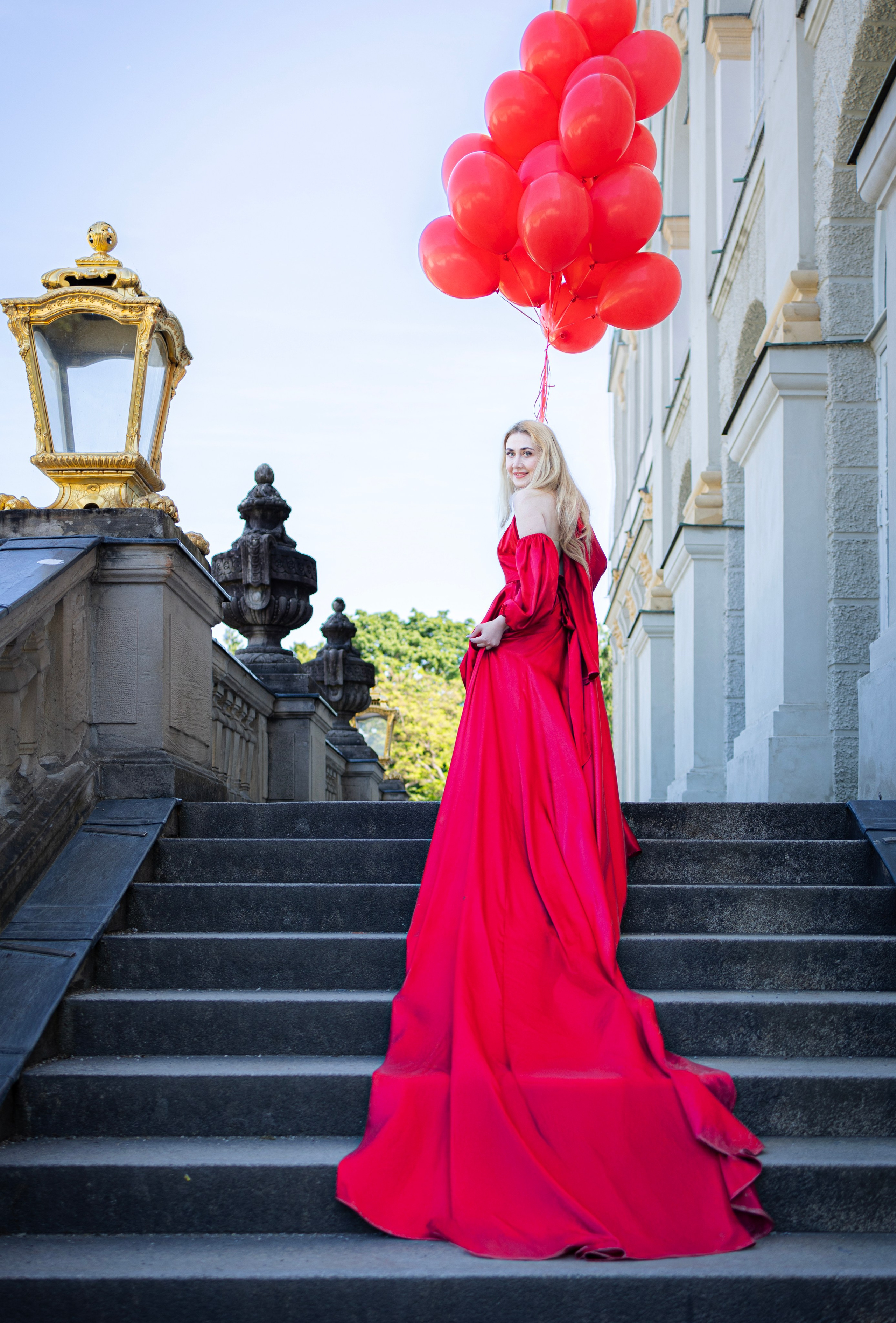 Shopoting with balloons. Photographer in Munich