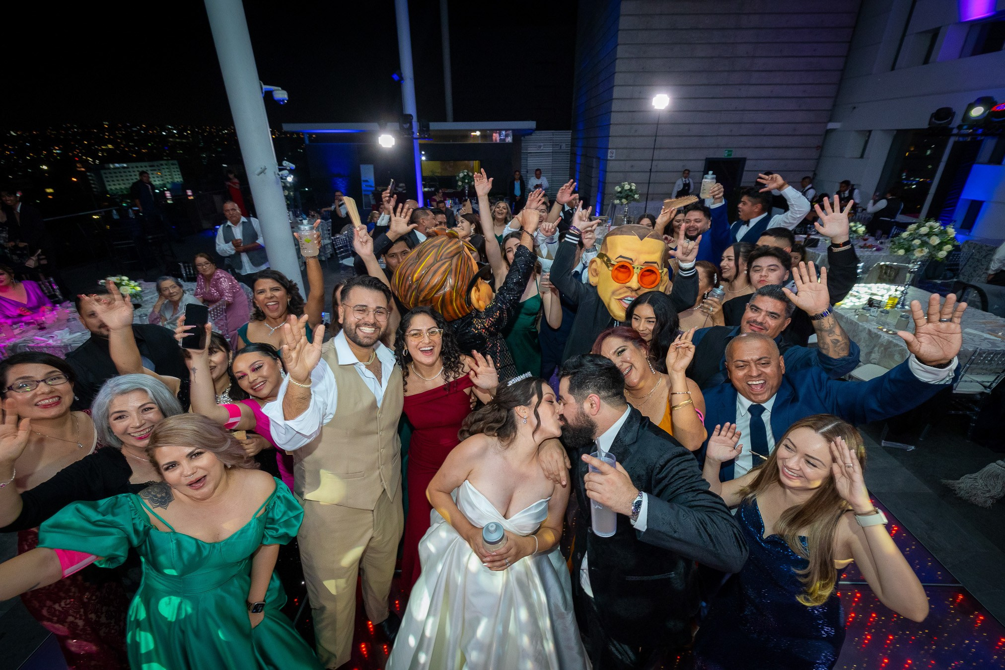 Torre Cosmopolitan Boda Tijuana Marysol y Brandon. Estudio de fotografia en Tijuana