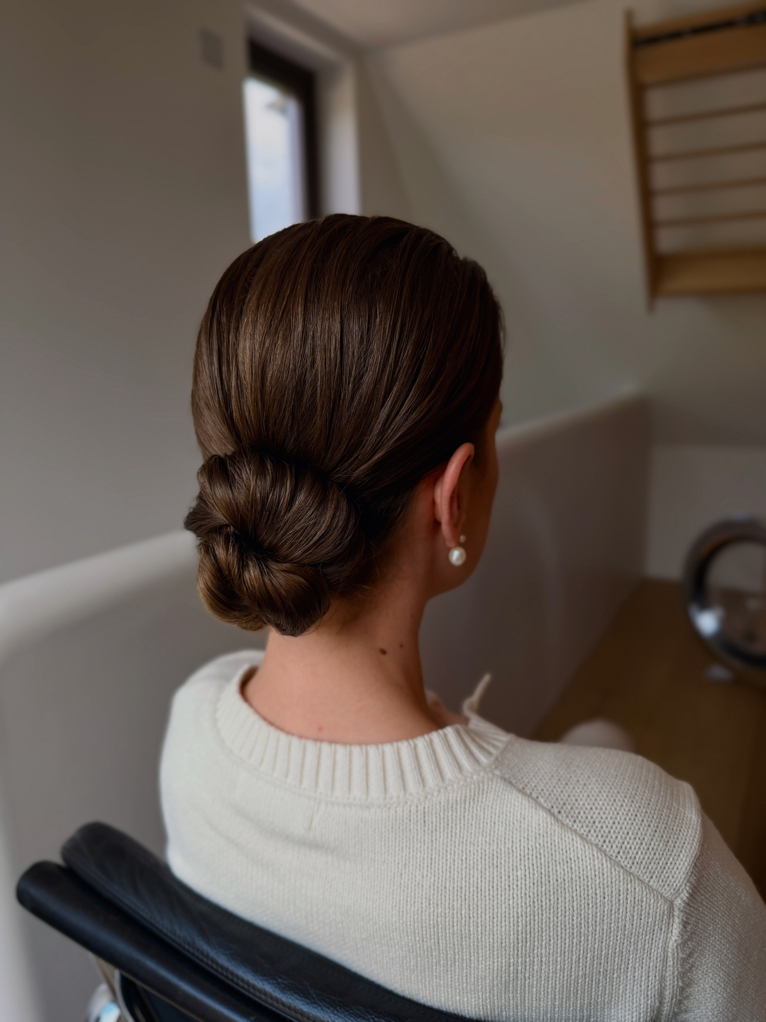 Bridal hairstyles, wedding hairstylist, elegant wedding hair. Makeup artist and Hair stylist in London