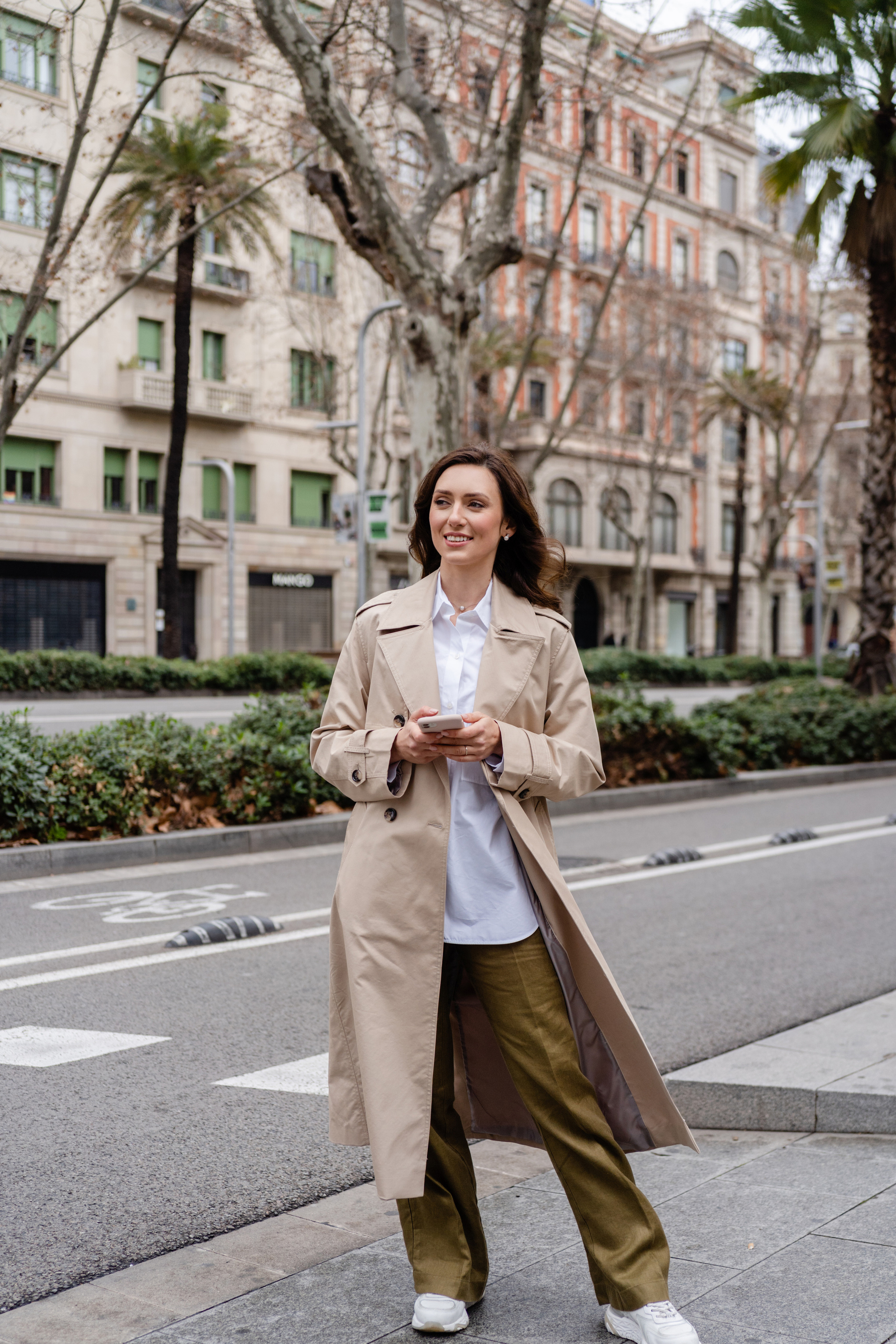 Brand Photoshoot for guide Karina in Barcelona. Photographer Kristina Dorina