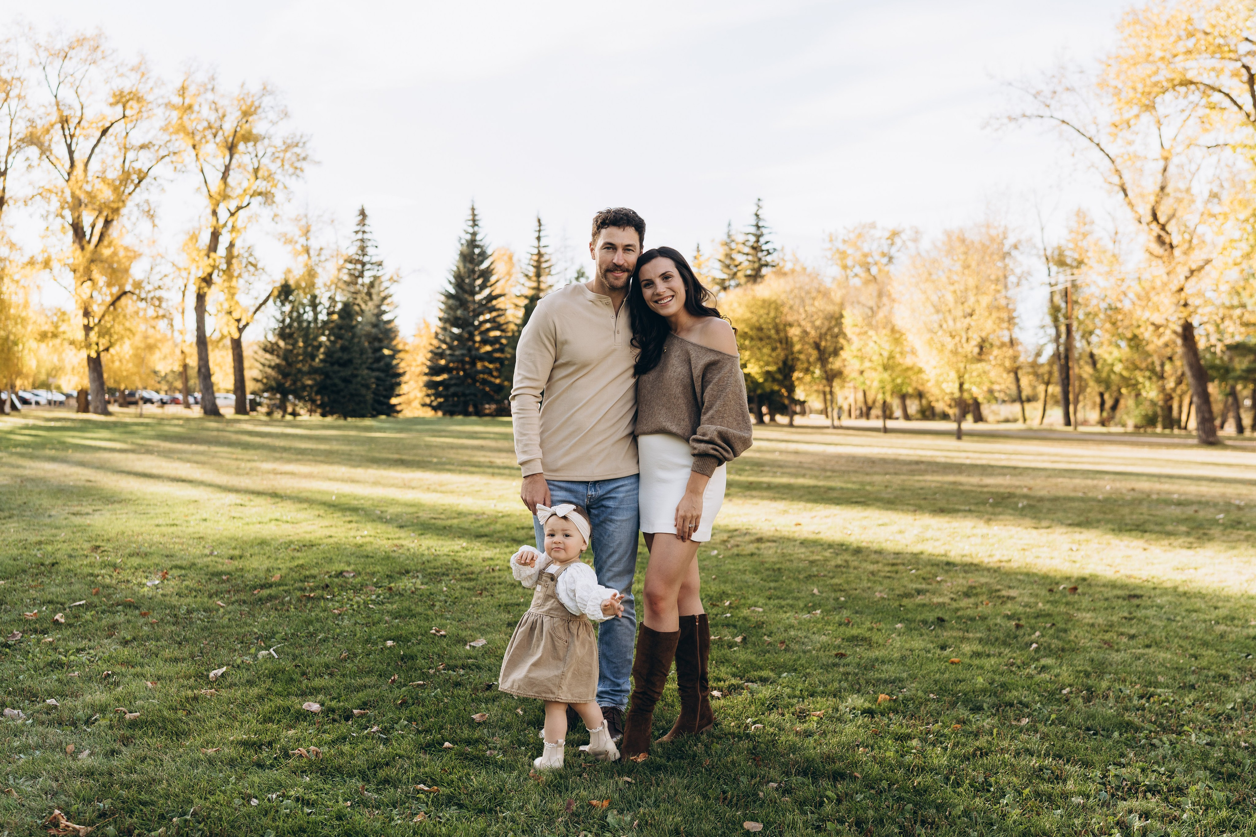 Jess & fam. Calgary Wedding & Lifestyle Photographer — Yevhen Polishchuk