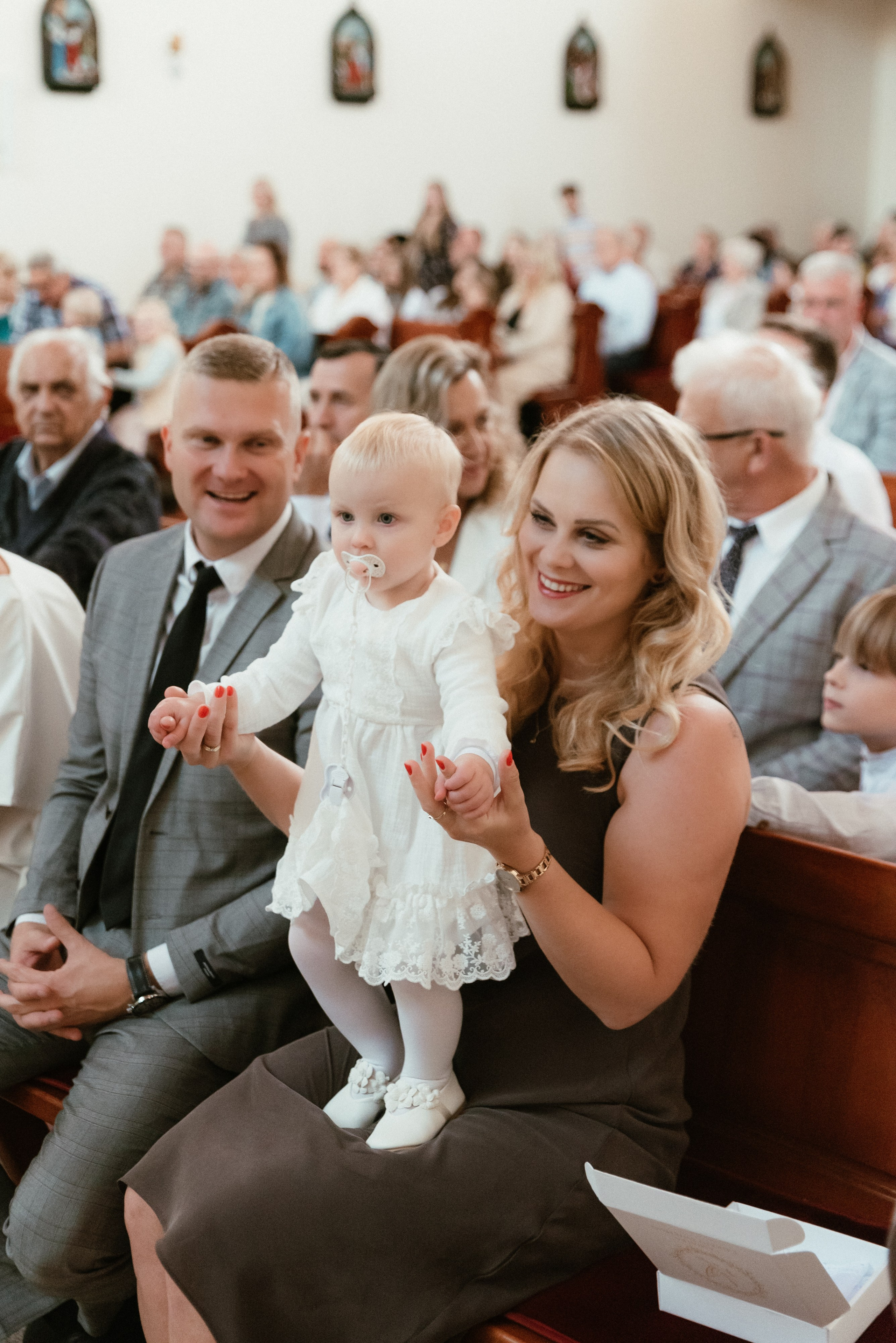 Chrzest Pola. Eugene Save – Fotograf Ślubny i Rodzinny | Warszawa i Cała Polska