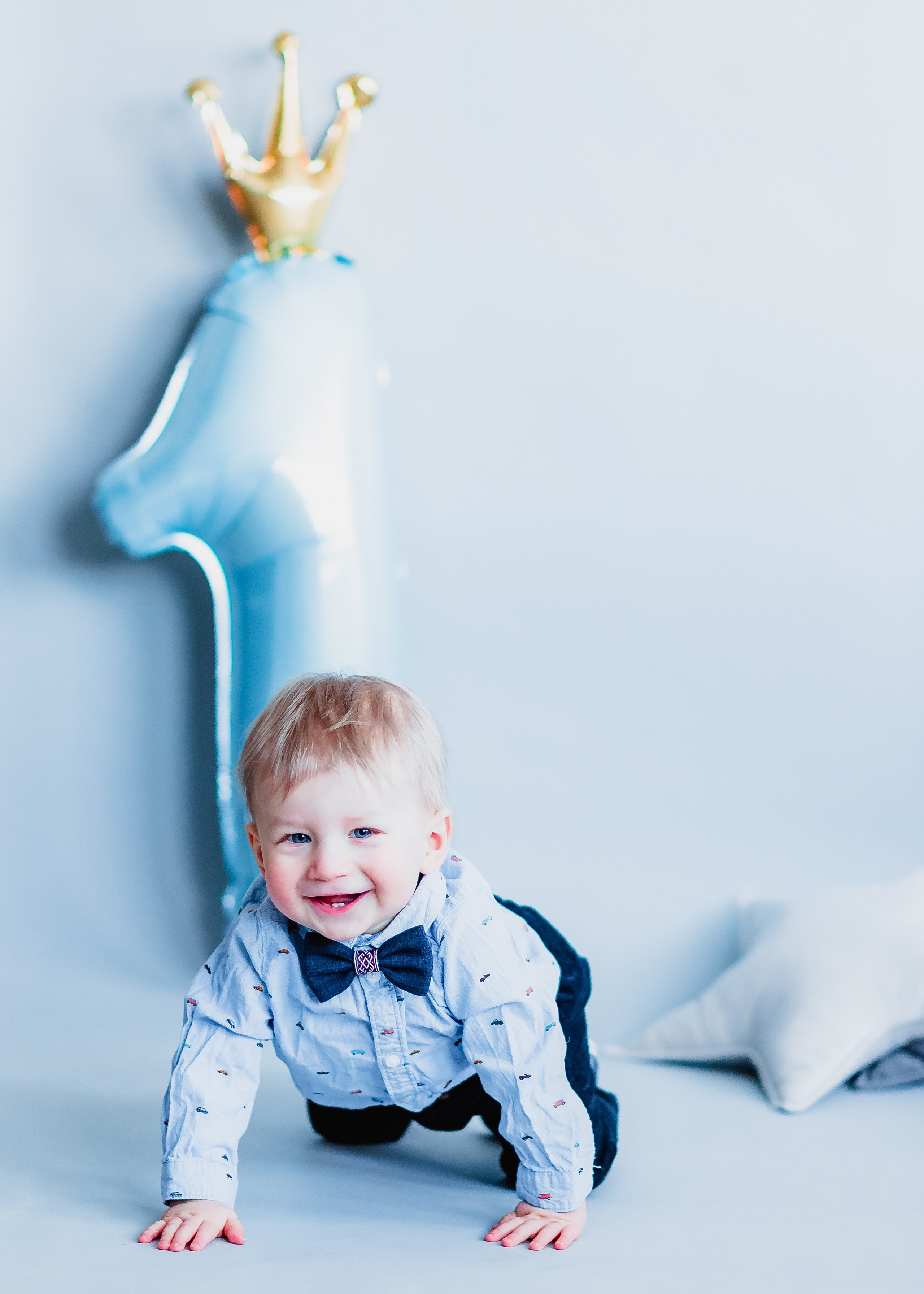 Smash the cake. Family and portrait photographer Natalja Biteniece