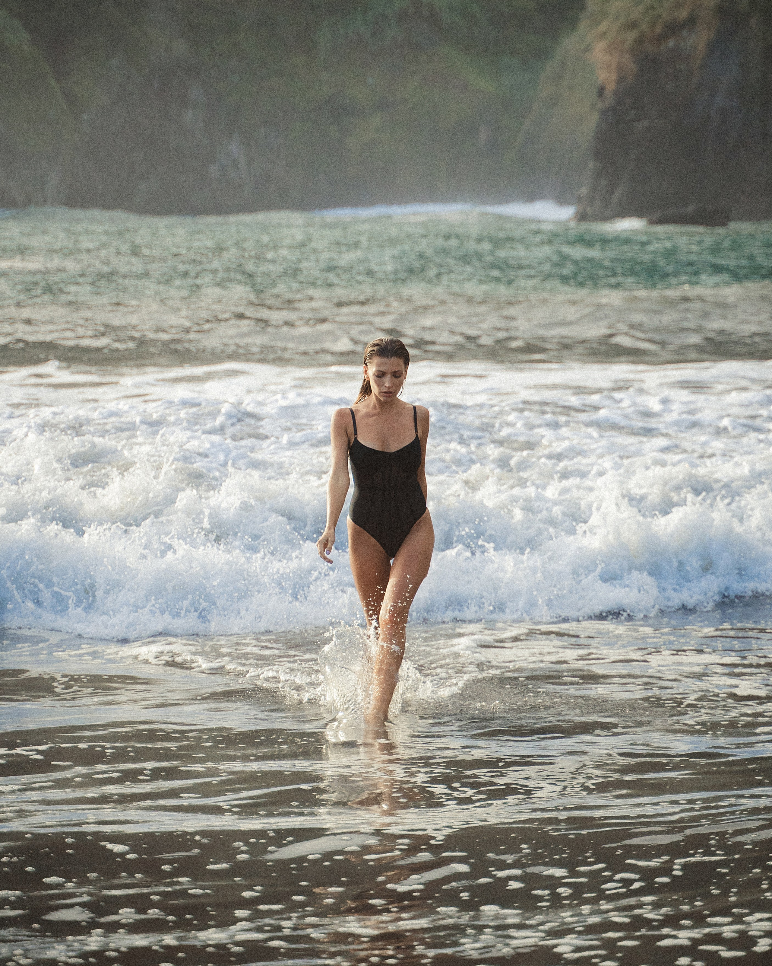 Sofia — Sunrise Portrait Session on Seixal Cliffs, Madeira. Your photographer in Madeira