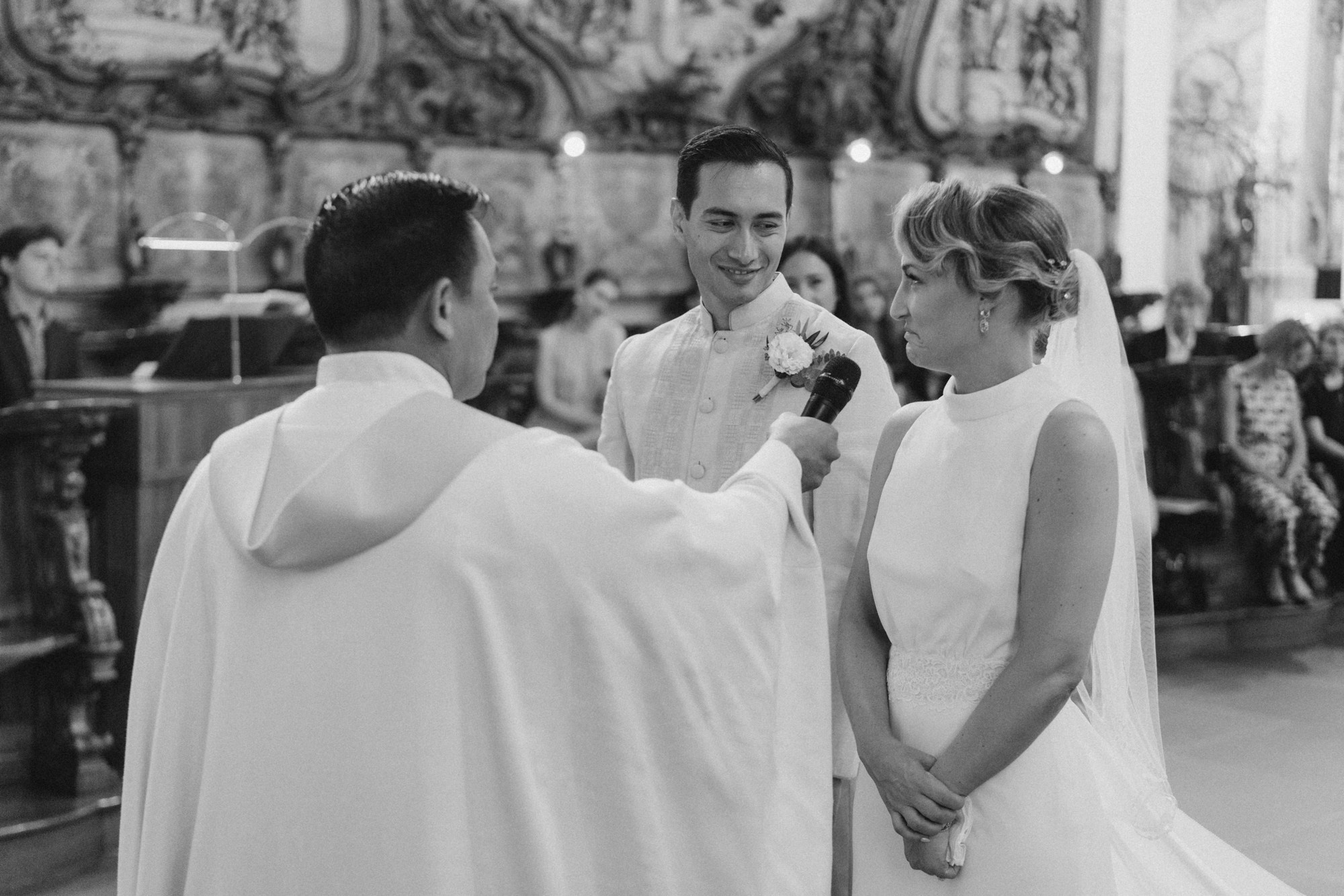 Wedding ceremony in St Gallen Cathedral by photographer in Switzerland. Inna Zaytseva Photography | Photographer in Munich | Content Creation