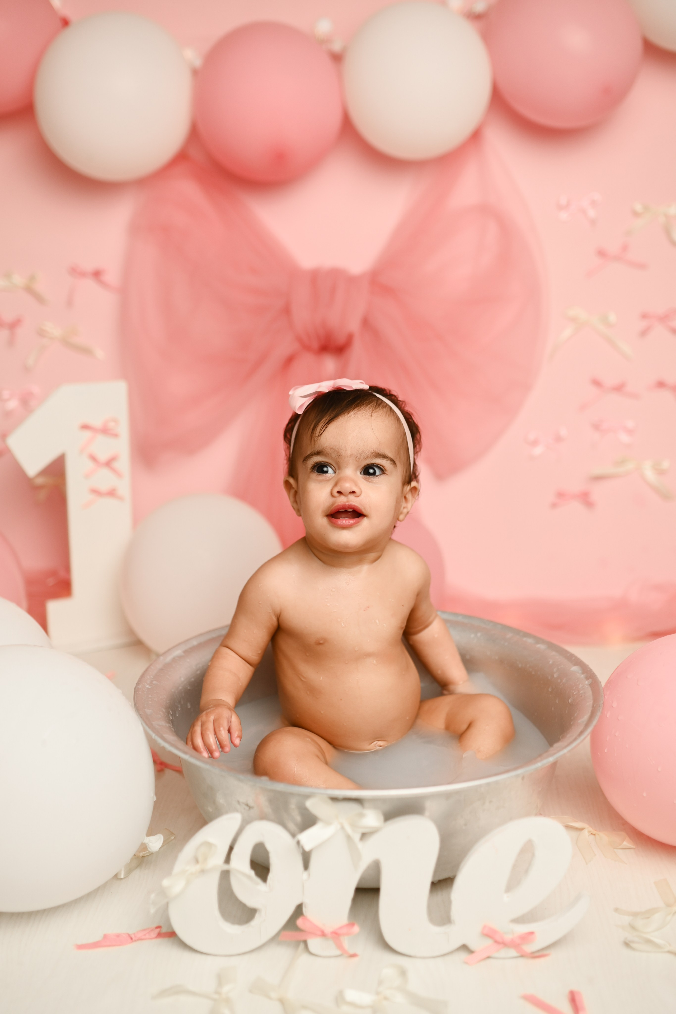 Cake Smash Photoshoot. WELCOME