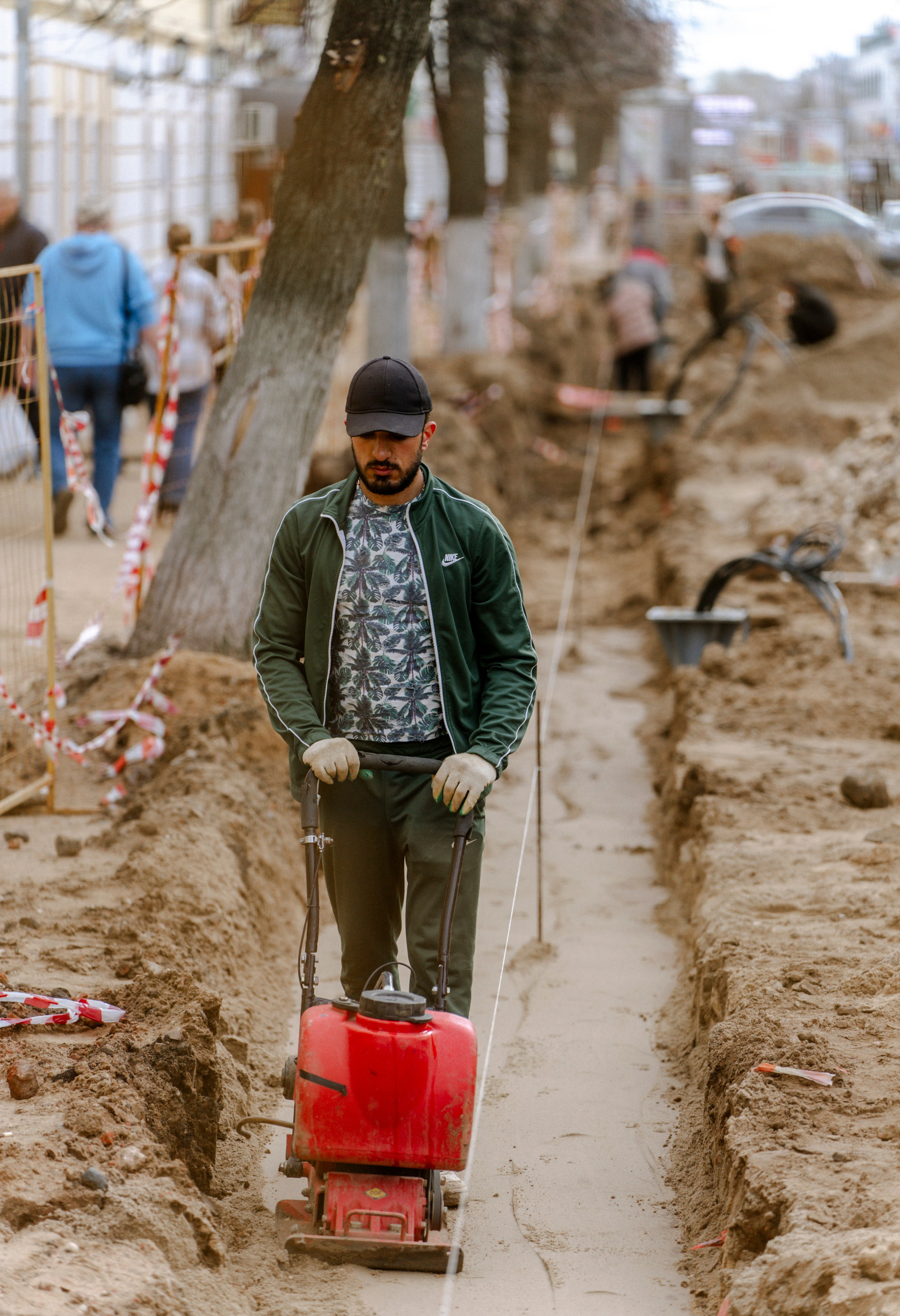 2024. Стрит-фотография, полная абсурда, идиотизма и красоты