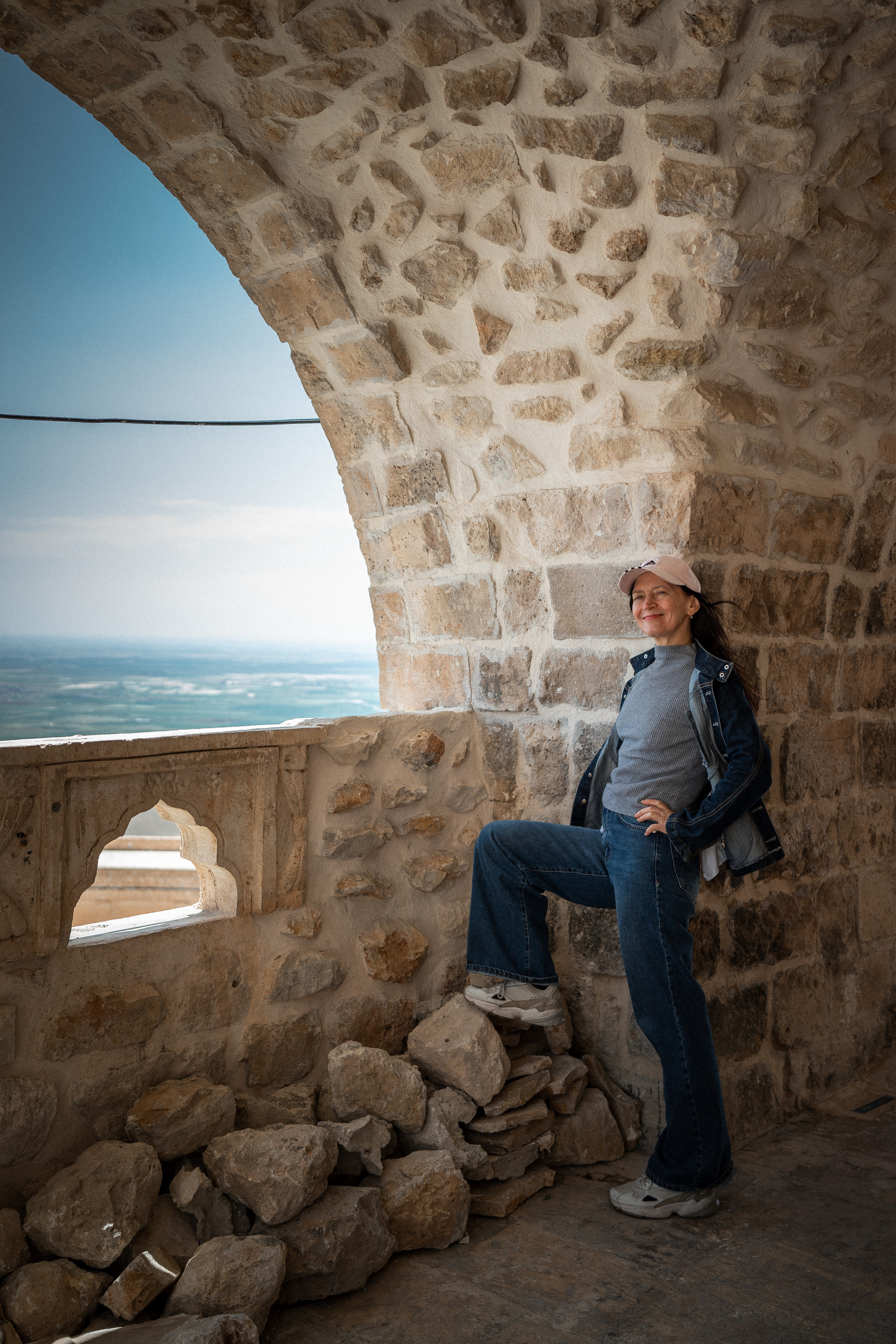 Путешествие и фотосессия в городе Мардин. Wedding, family and lifestyle photographer Anatoly. Photo sessions on rooftops with seagulls. Istanbul
