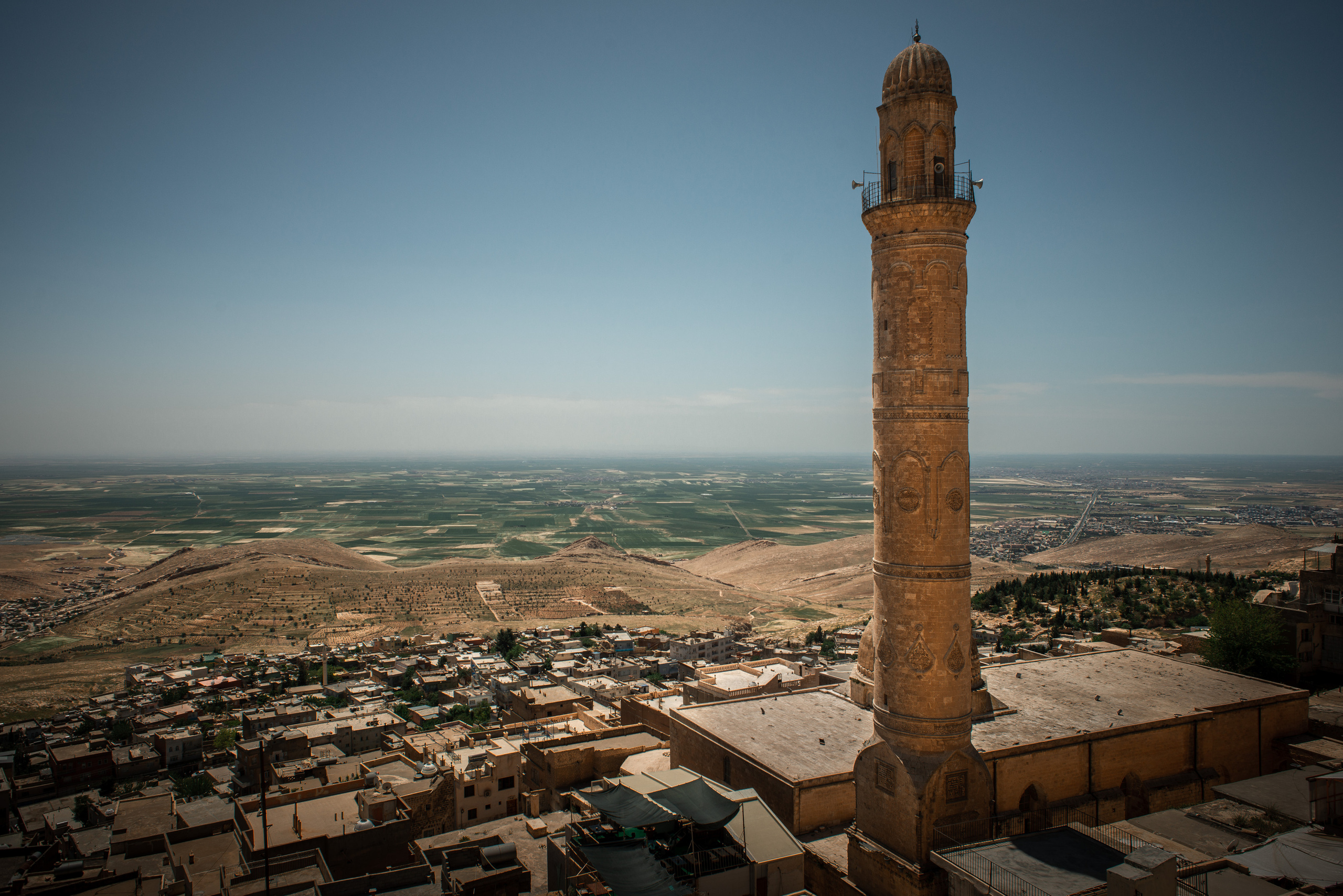 Путешествие и фотосессия в городе Мардин. Wedding, family and lifestyle photographer Anatoly. Photo sessions on rooftops with seagulls. Istanbul