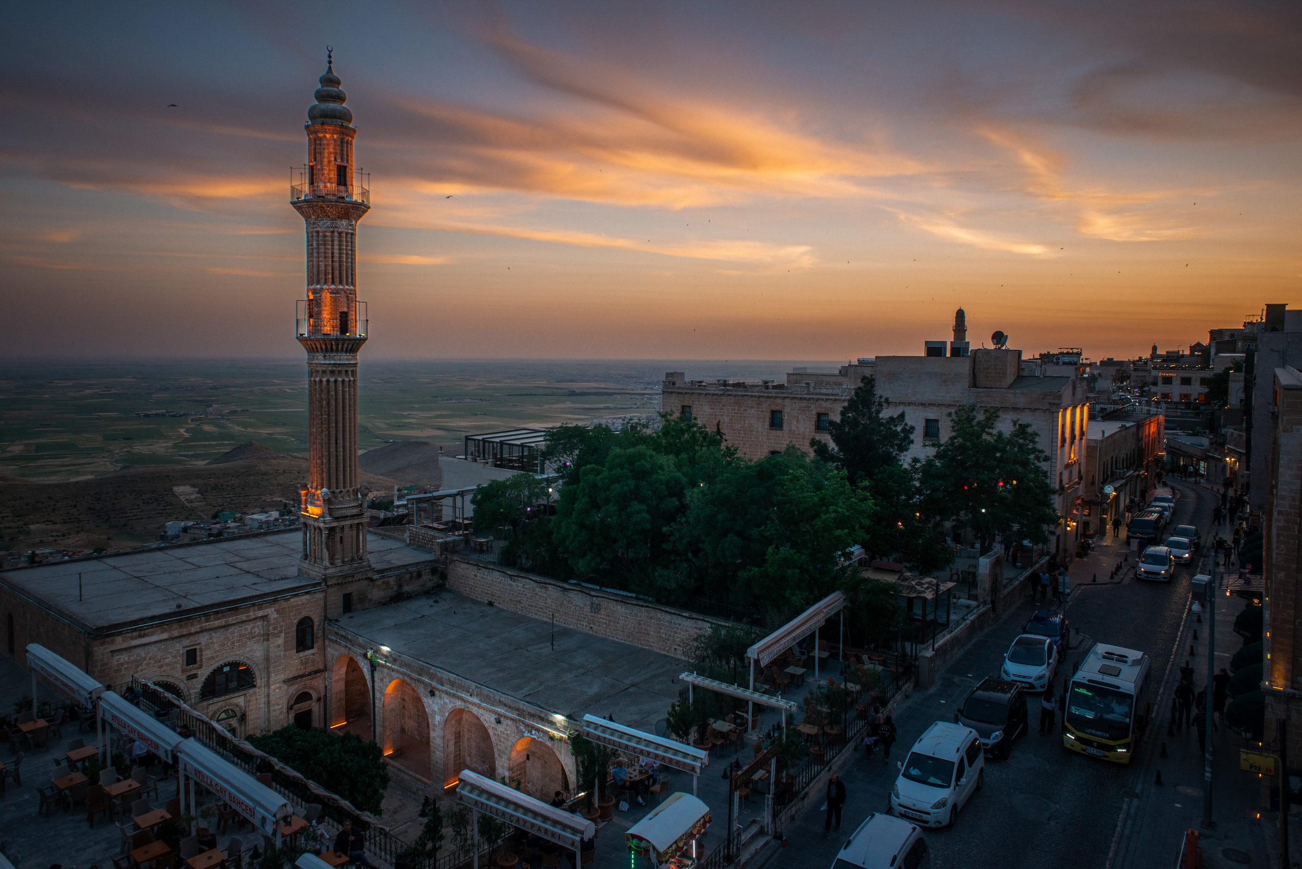 Путешествие и фотосессия в городе Мардин. Wedding, family and lifestyle photographer Anatoly. Photo sessions on rooftops with seagulls. Istanbul