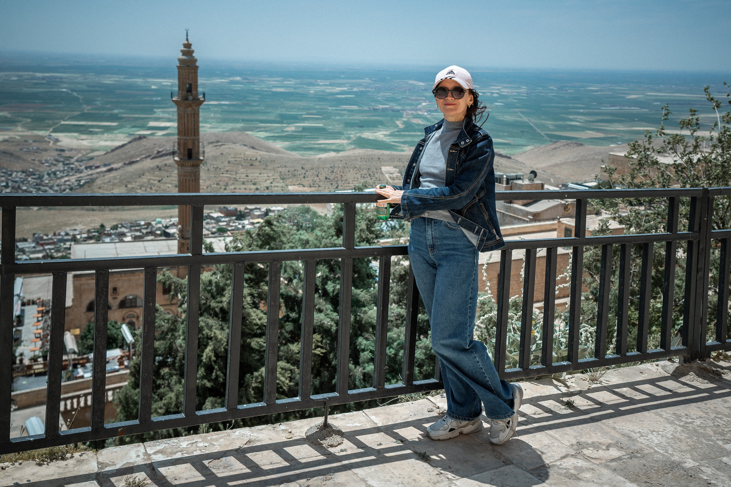 Путешествие и фотосессия в городе Мардин. Wedding, family and lifestyle photographer Anatoly. Photo sessions on rooftops with seagulls. Istanbul