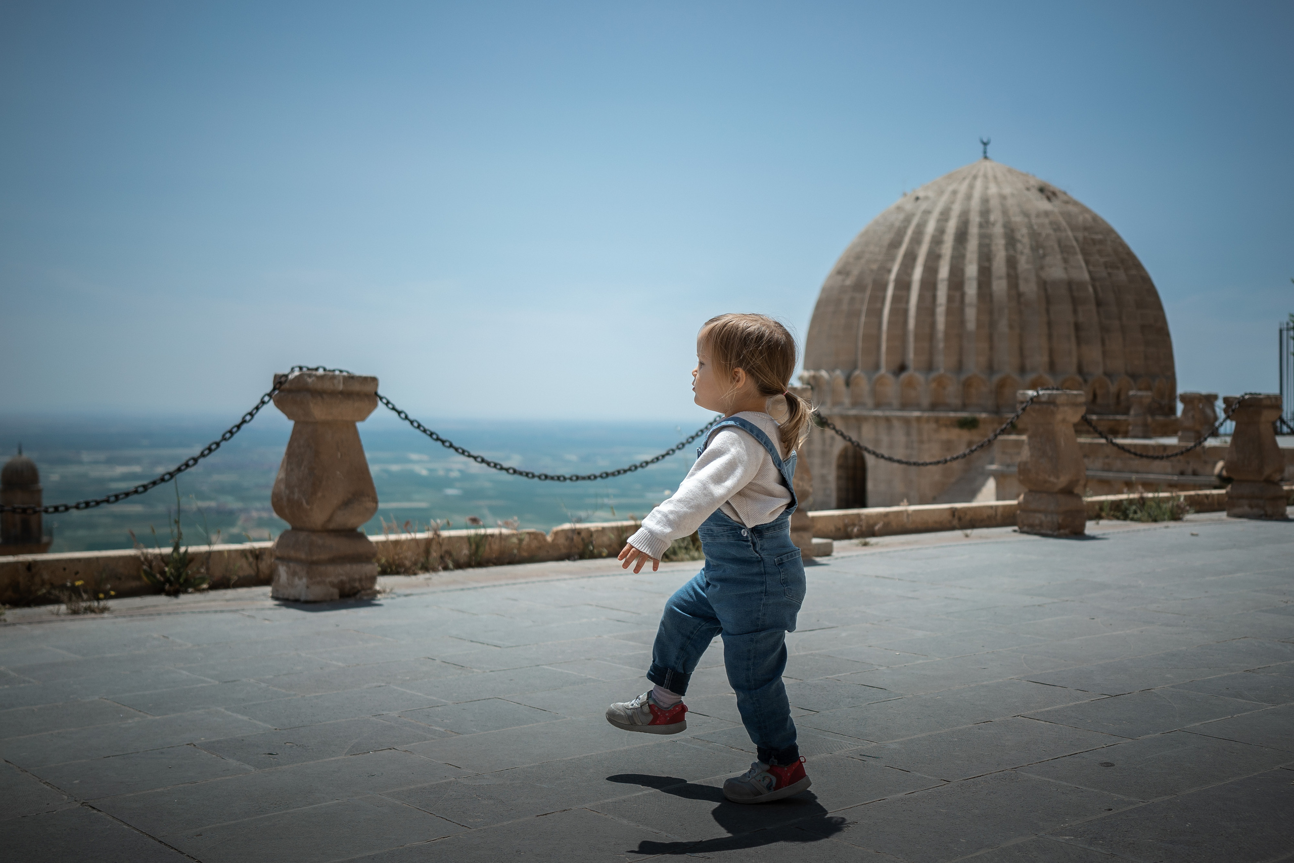 Путешествие и фотосессия в городе Мардин. Wedding, family and lifestyle photographer Anatoly. Photo sessions on rooftops with seagulls. Istanbul