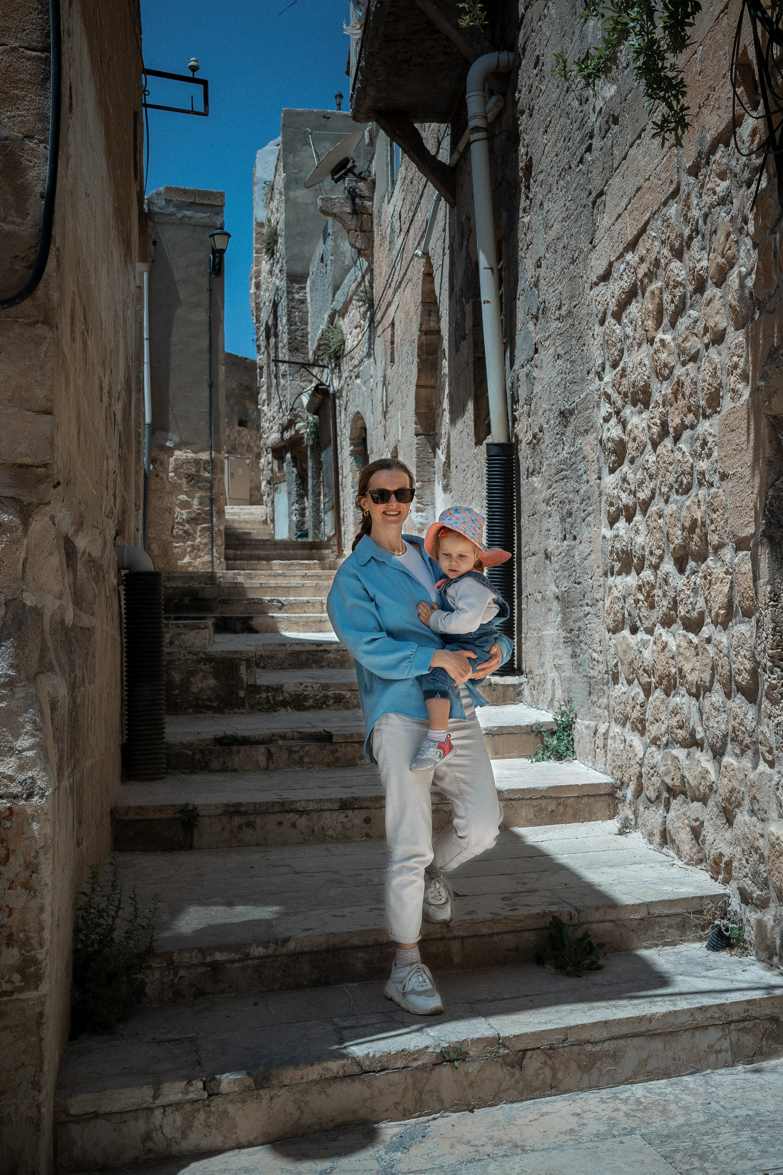 Путешествие и фотосессия в городе Мардин. Wedding, family and lifestyle photographer Anatoly. Photo sessions on rooftops with seagulls. Istanbul