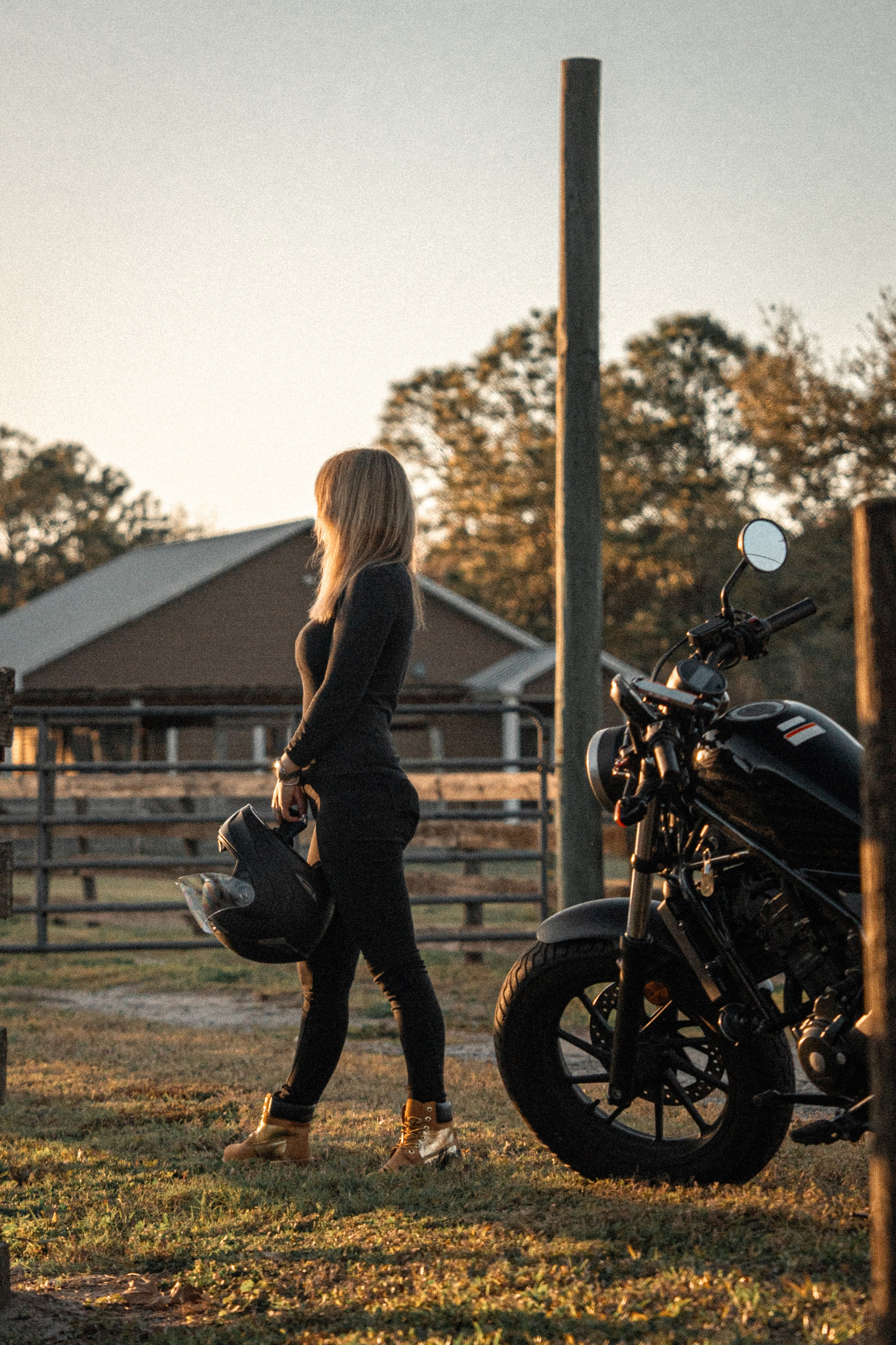 Anna on a Bike. Welcome to my video and photo world!