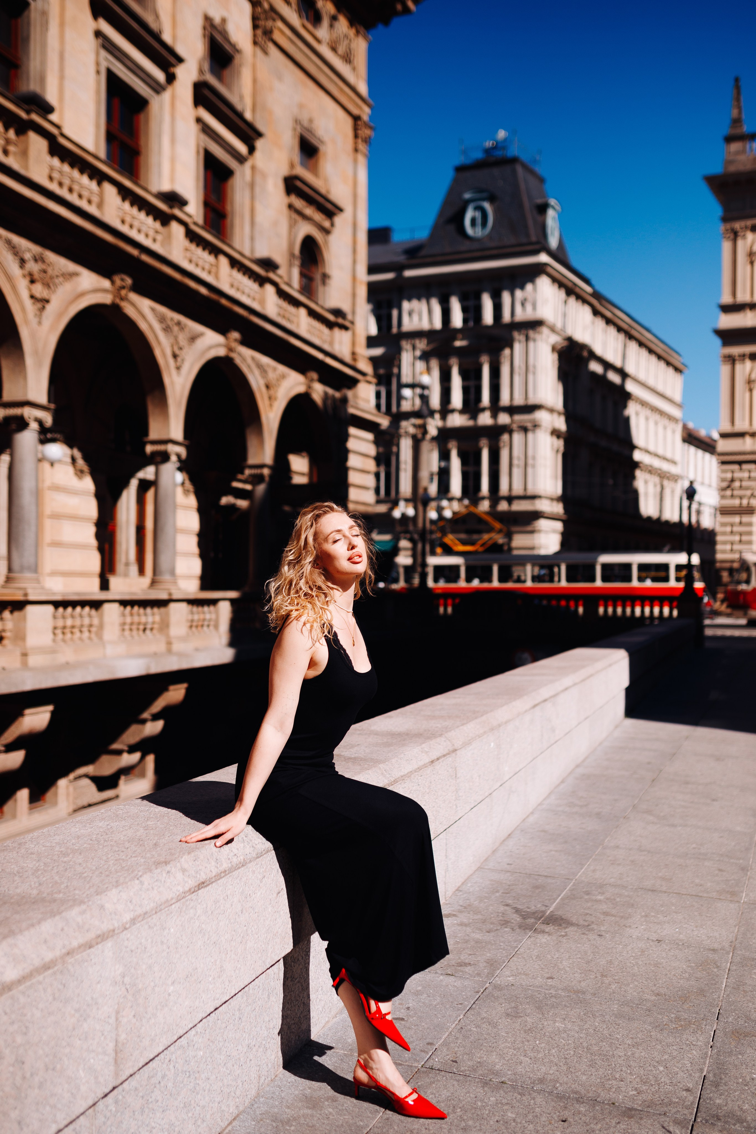 Alexandra. Photographer in Prague for tourists