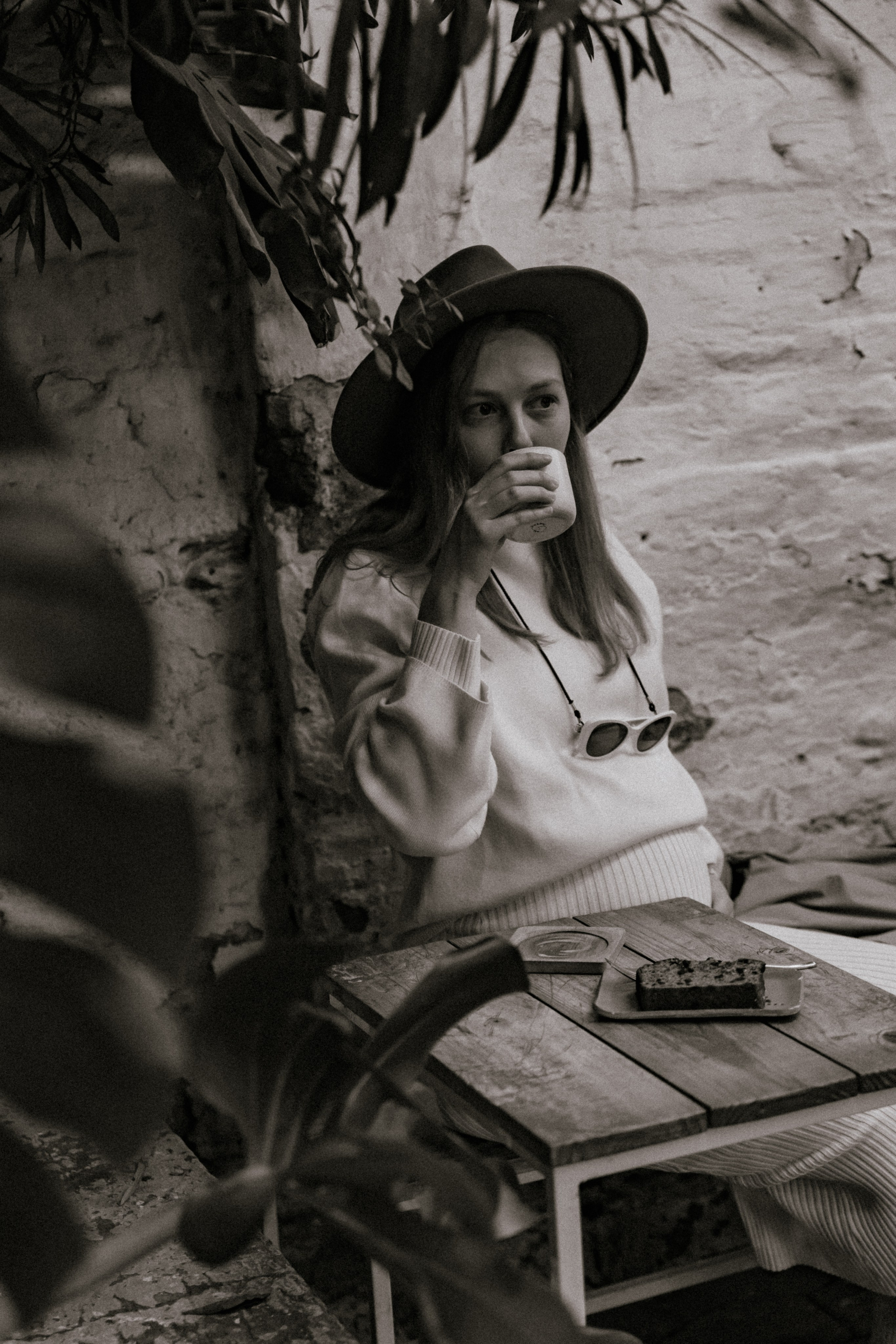 Lifestyle Maternity Photoshoot in Santiago — Natural Light & Real Emotion. Photographer in Santiago, Chile Anna Almazova