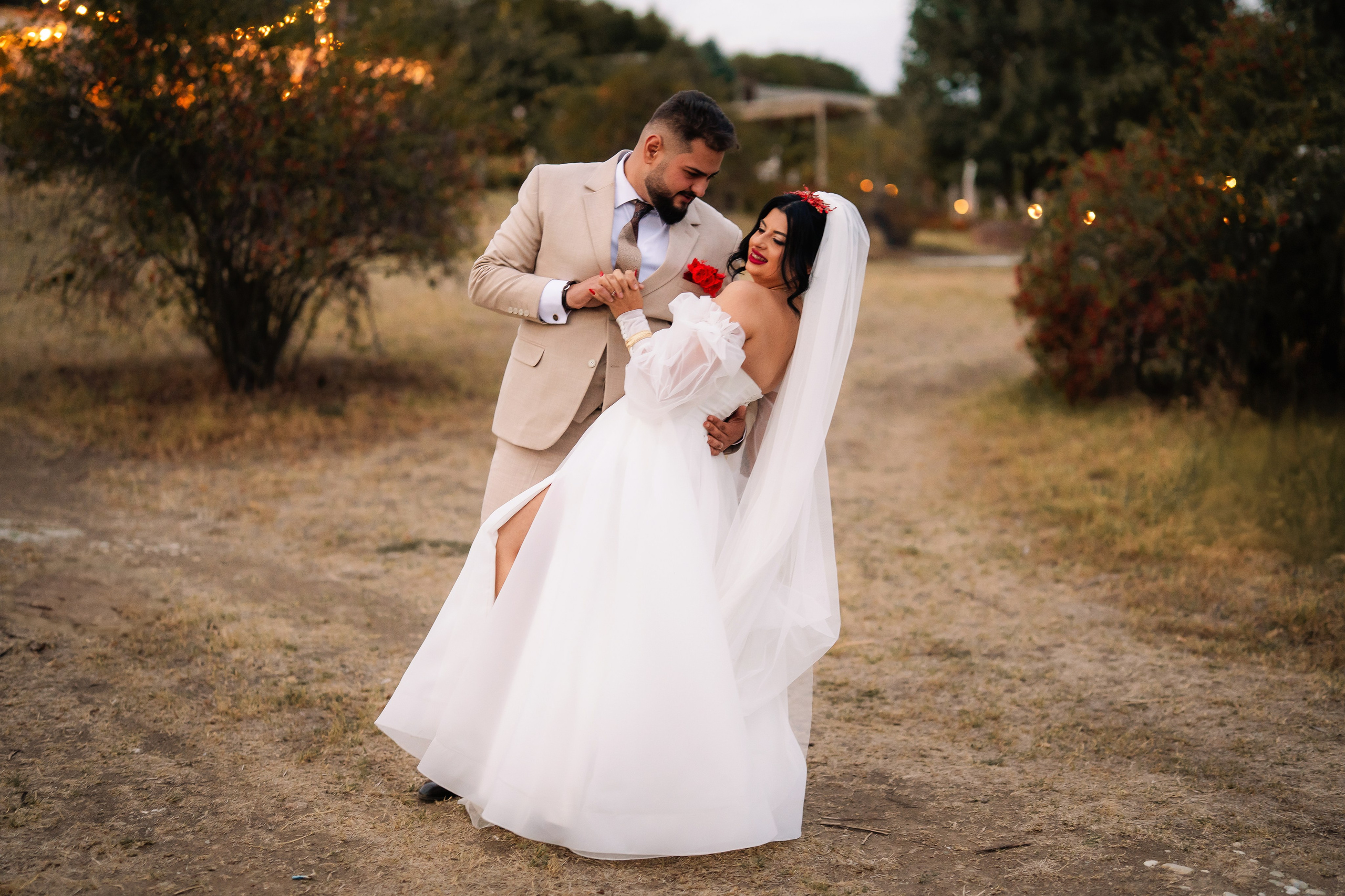 Camelia si Andrei - Traditional Love Story. Fotografi de nunta in Bucuresti, Iulia si Stefan Ovidiu