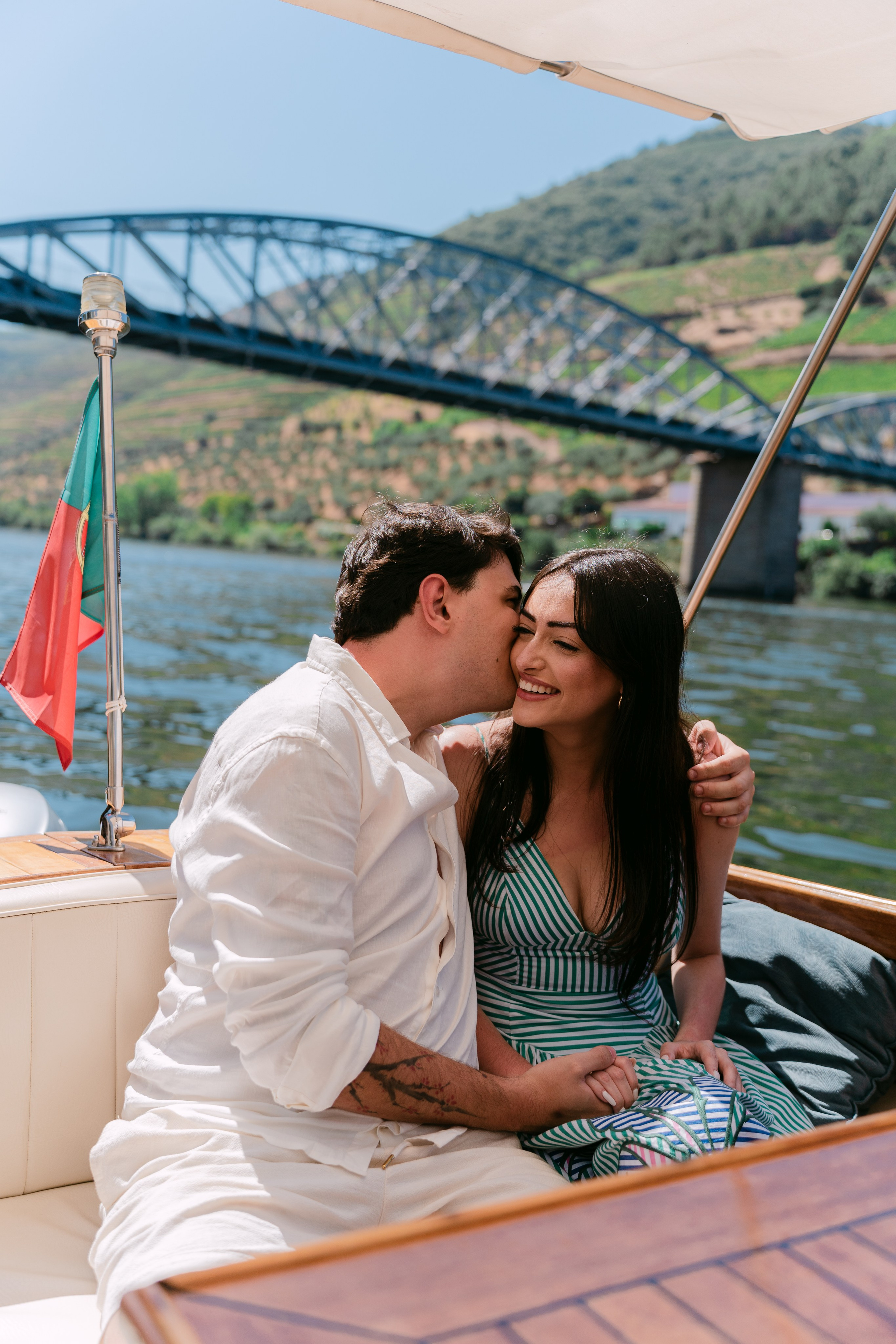 Wedding Proposal at Douro Valley — Arthur & Ana. Wedding & destination wedding photographer in Porto, Portugal — Davi Valente | Lisbon, Douro Valley, Rome, Tuscany & Lake Como