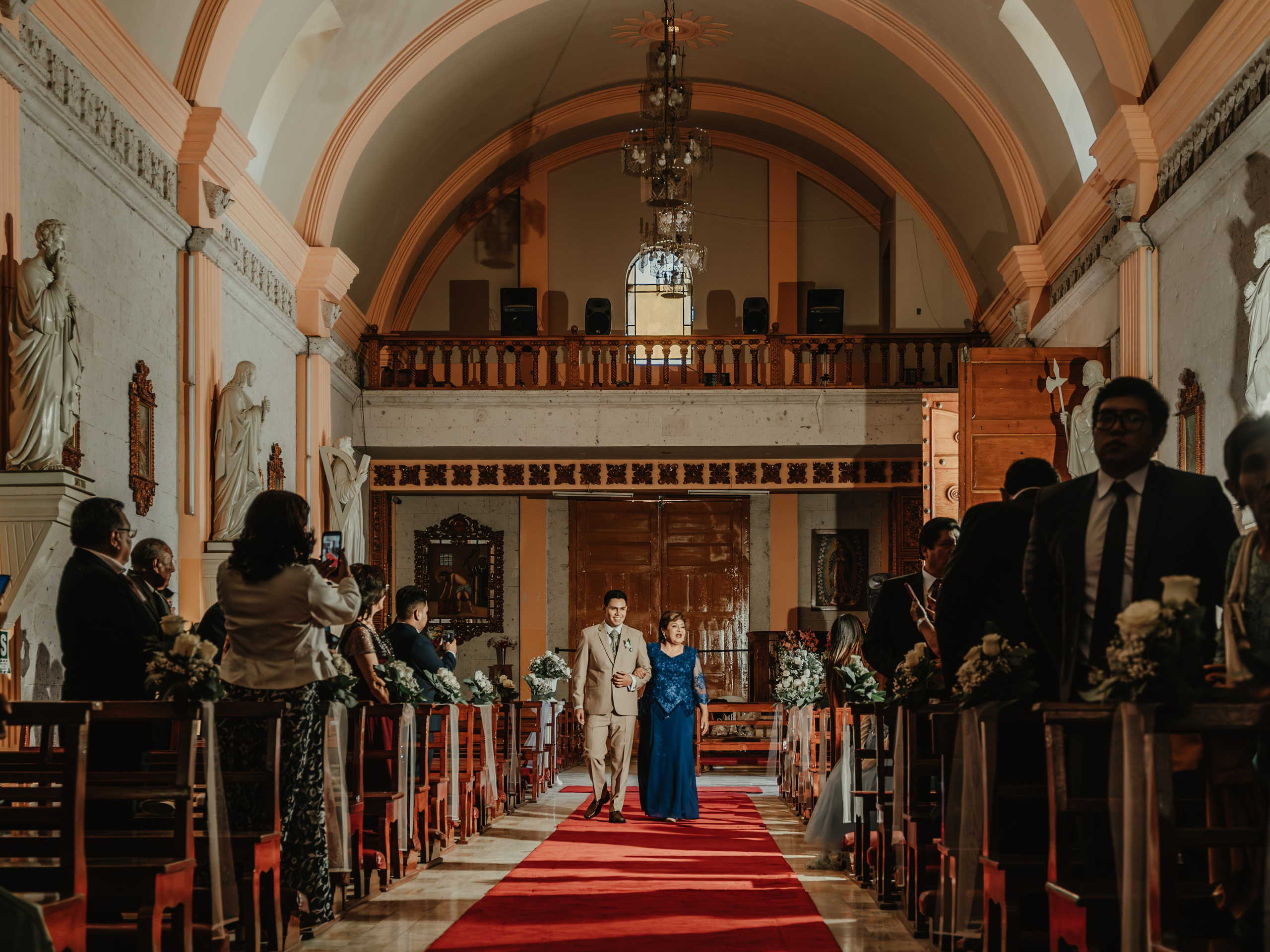CARLA Y MARIO BODA RELIGIOSA. Studio KVTA | Fotografía y Video de Bodas en Arequipa
