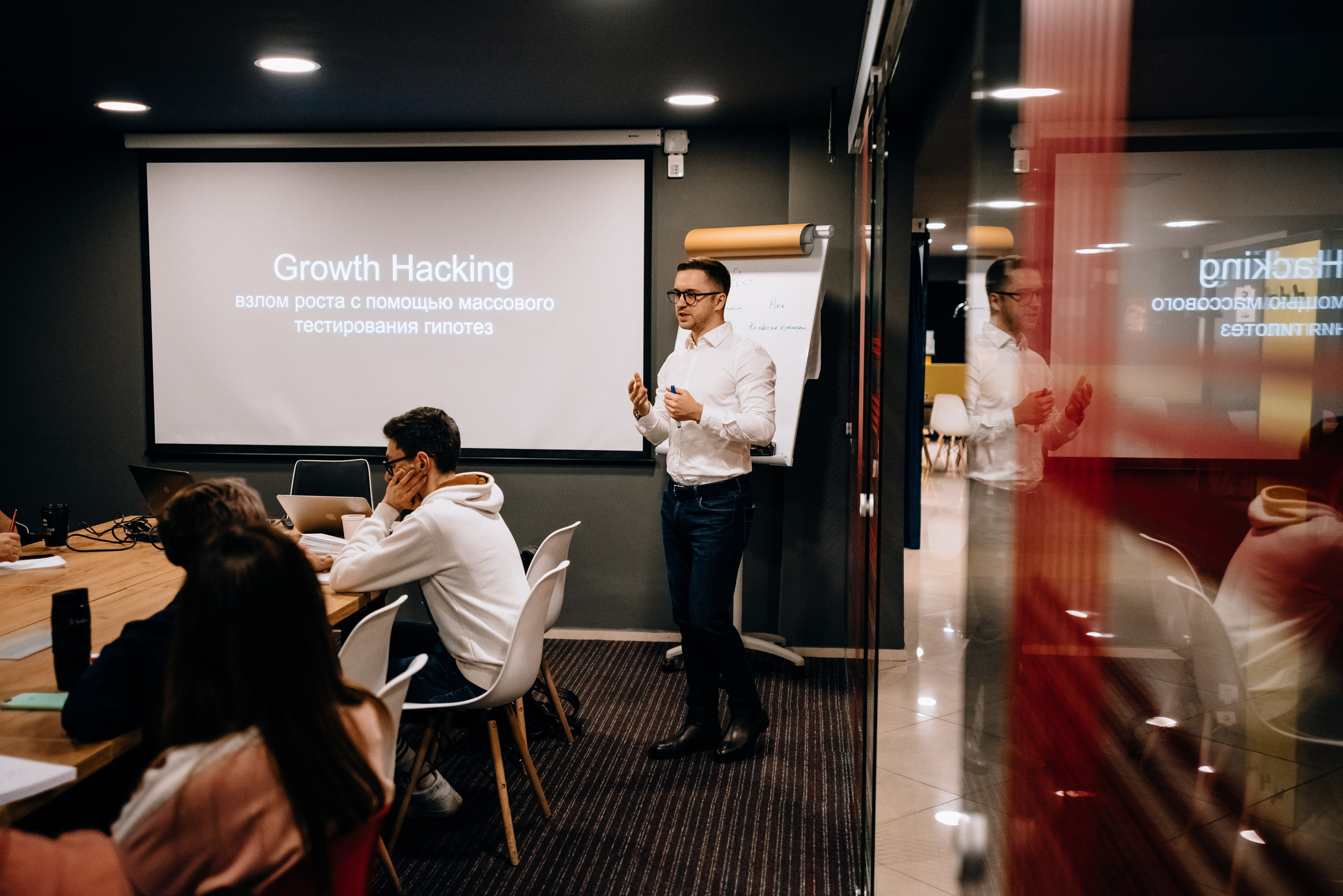 Business lecture. Destination Wedding photographer Italy, France, Germany, Spain, Poland Oleg Zaicev