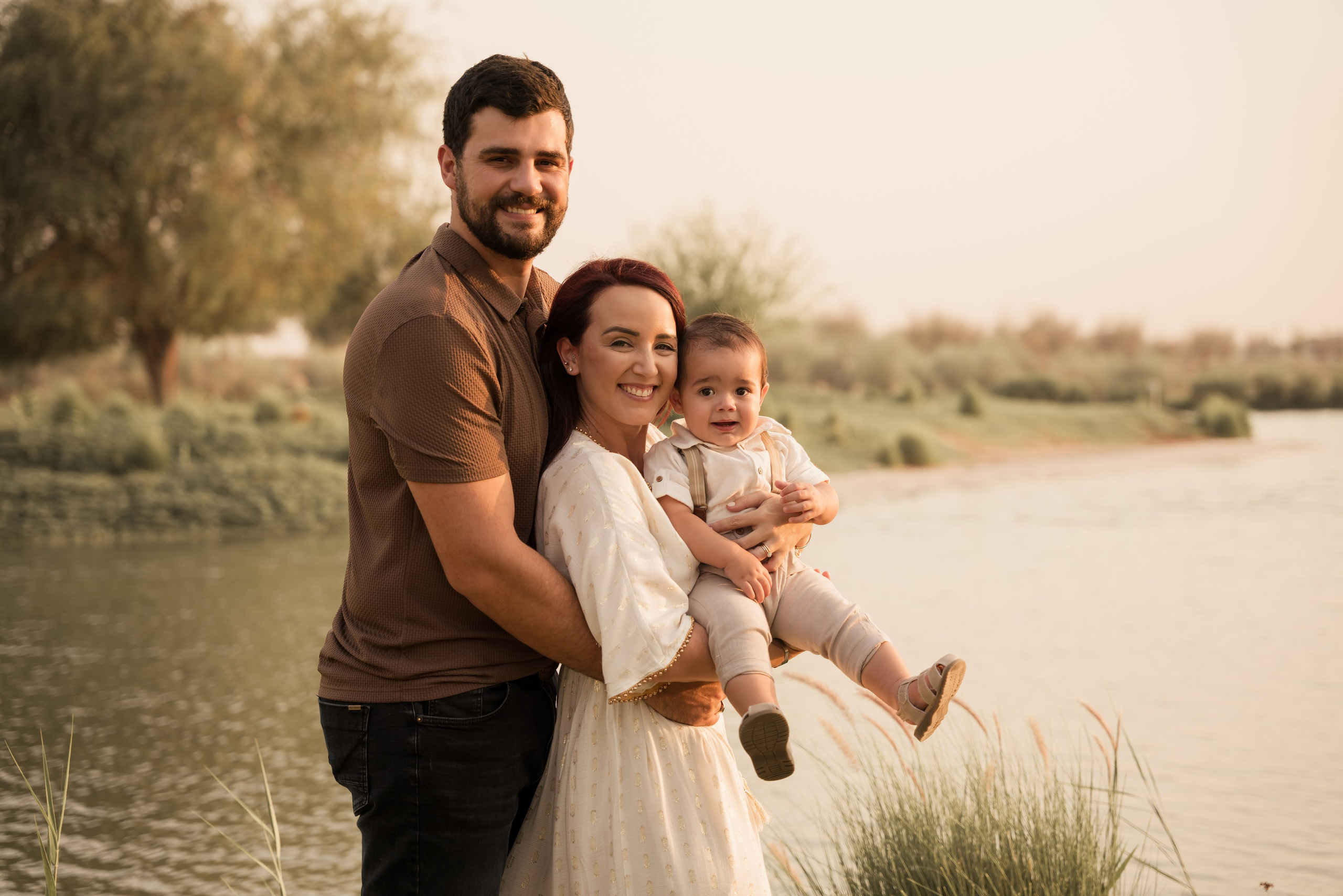 Cake by the Lake. Angela Iakovleva — Family Photographer in Dubai