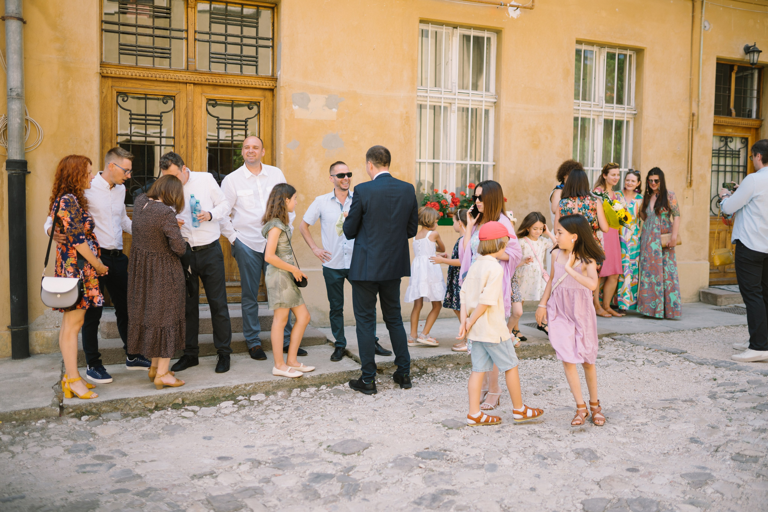 Fotografie de Eveniment Brașov: Povești Vizuale | Mădălina Beda. Madalina Beda- Artist vizual, fotograf, doula la nastere, consultant babywearing Brasov si in toata tara