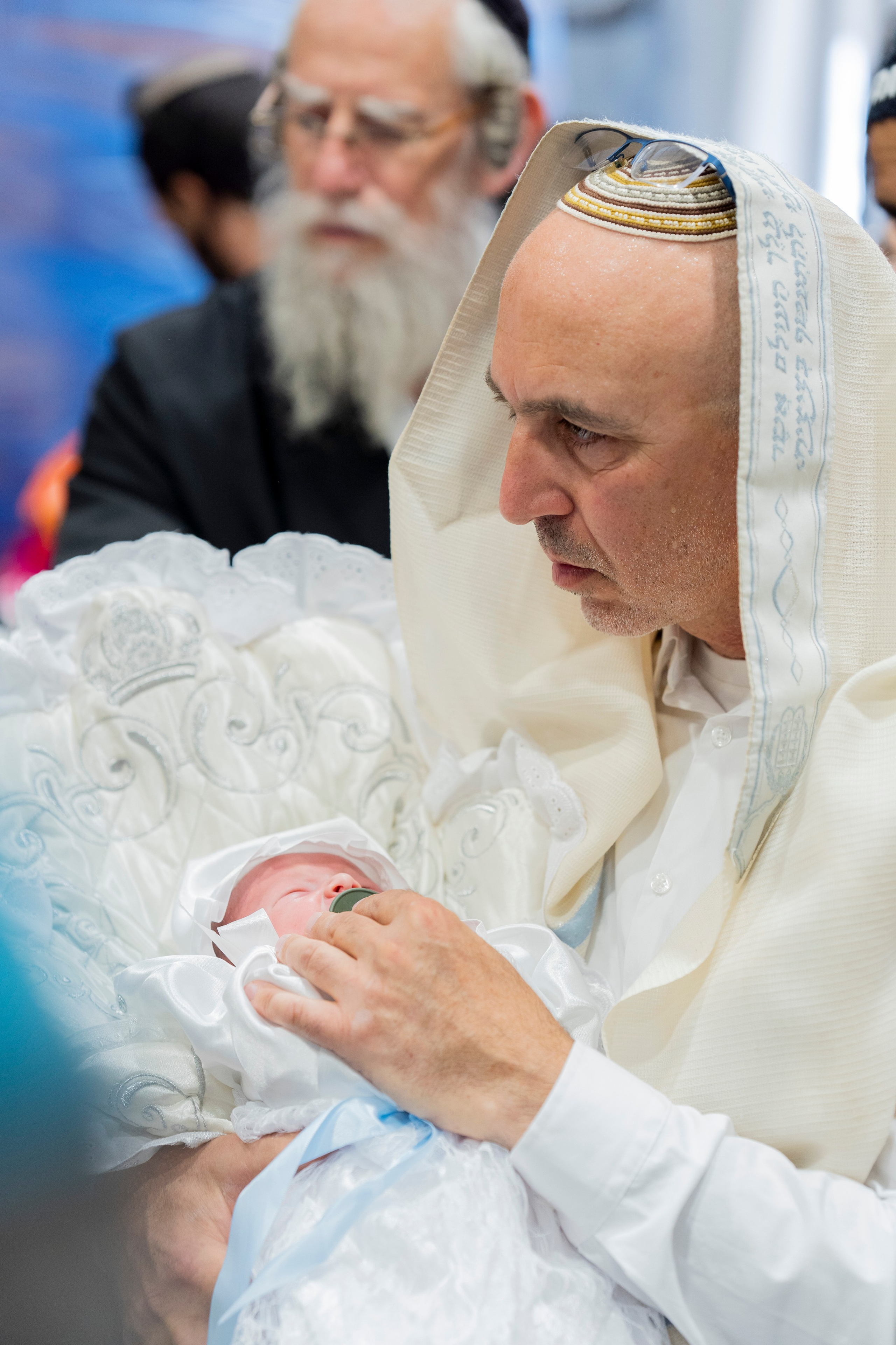 הברית של נחמן חזן. יוסף מזרחי צילום חתונה, ברית וזוגיות. צלם מקצועי שאוהב להוציא אתכם הכי יפים ברגעים הכי מרגשים