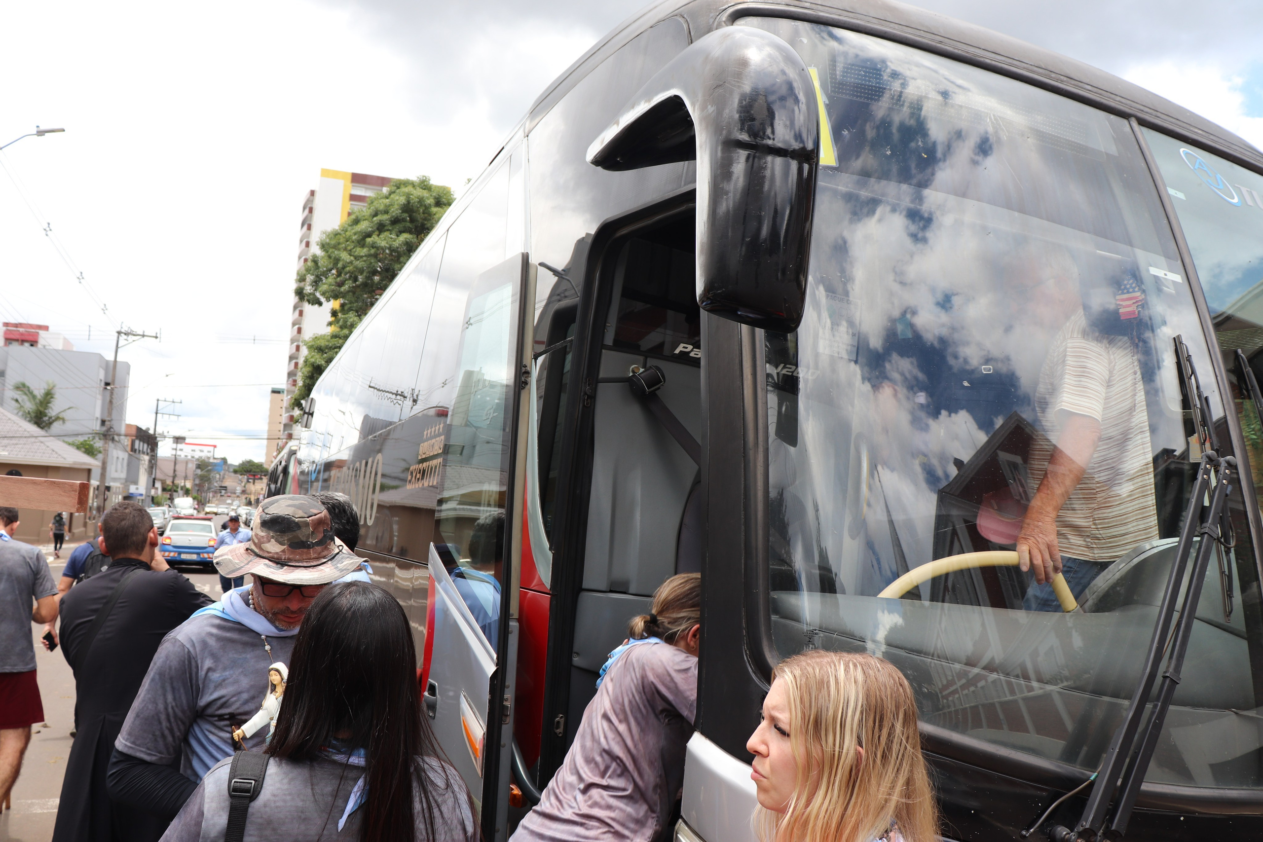 Peregrinação Nossa Senhora de Belém. Handa Produções