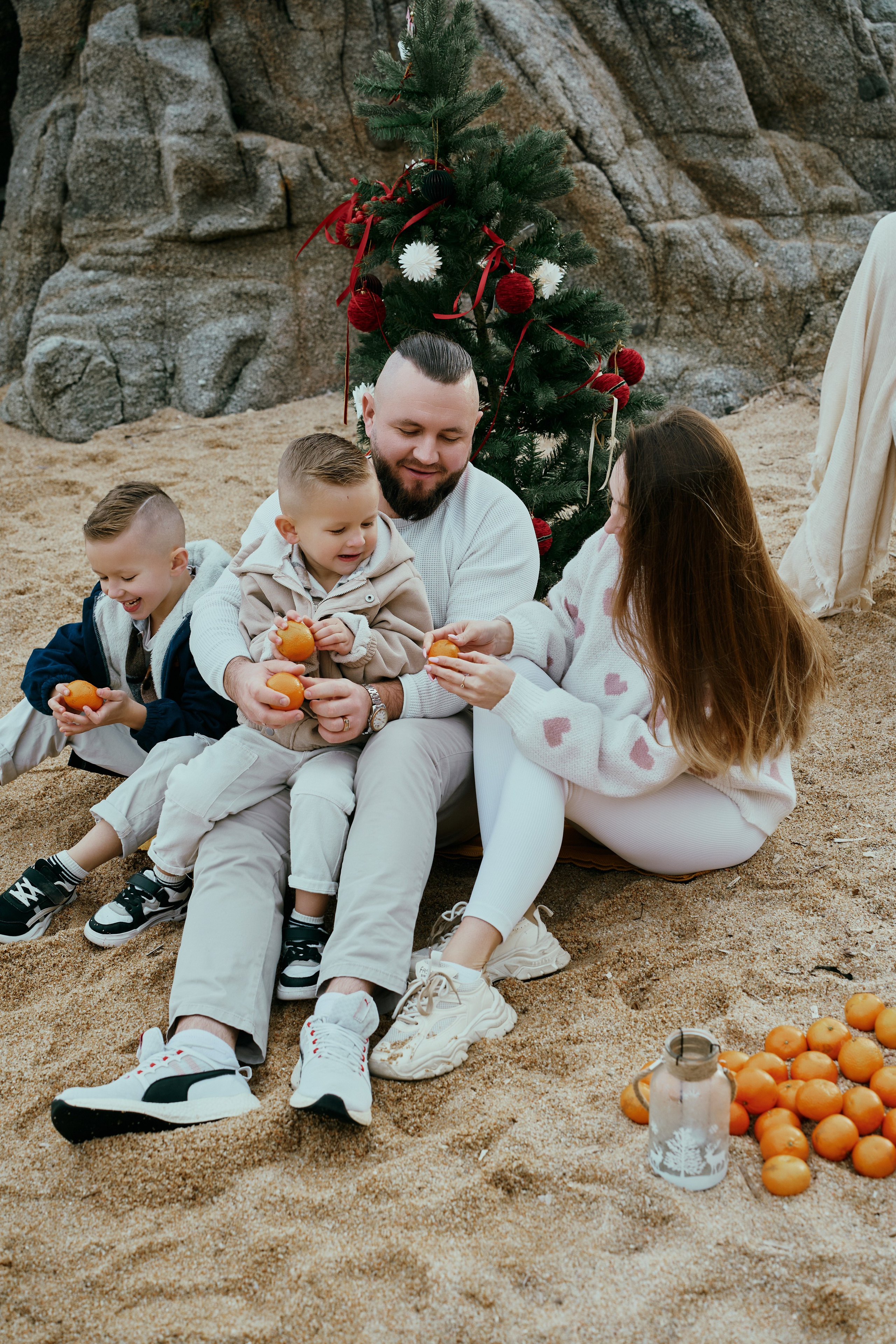 Рождество на пляже. Большая семья. Фотограф в Барселоне Жанна Захарченко