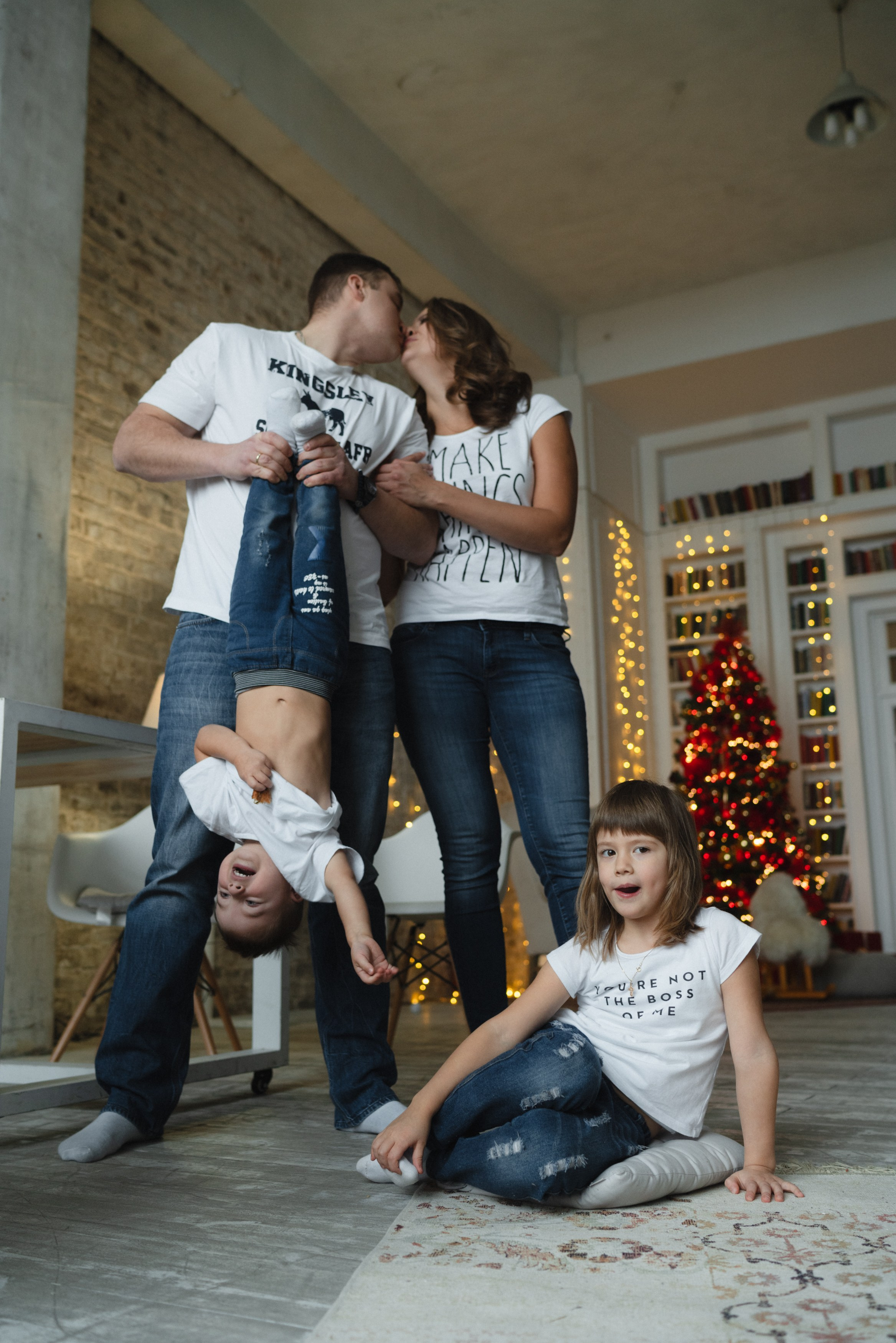 Фотосессия для семьи в студии Дананг. Фотограф в Дананге, Вьетнам. Эстетика и лайфстайл