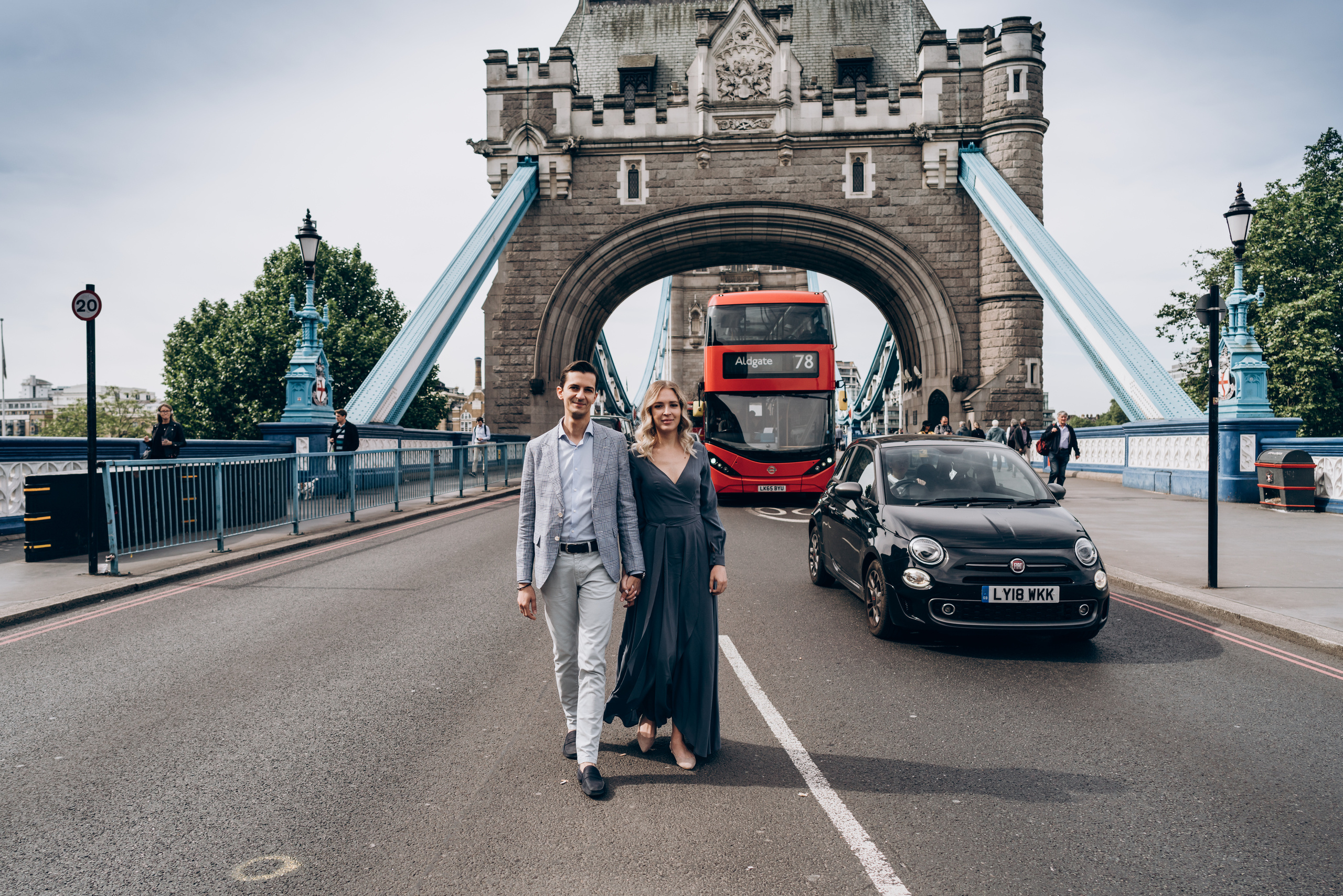 Casual Engagement session by Tower Bridge. London Wedding Photographer|Natasha Ferreira