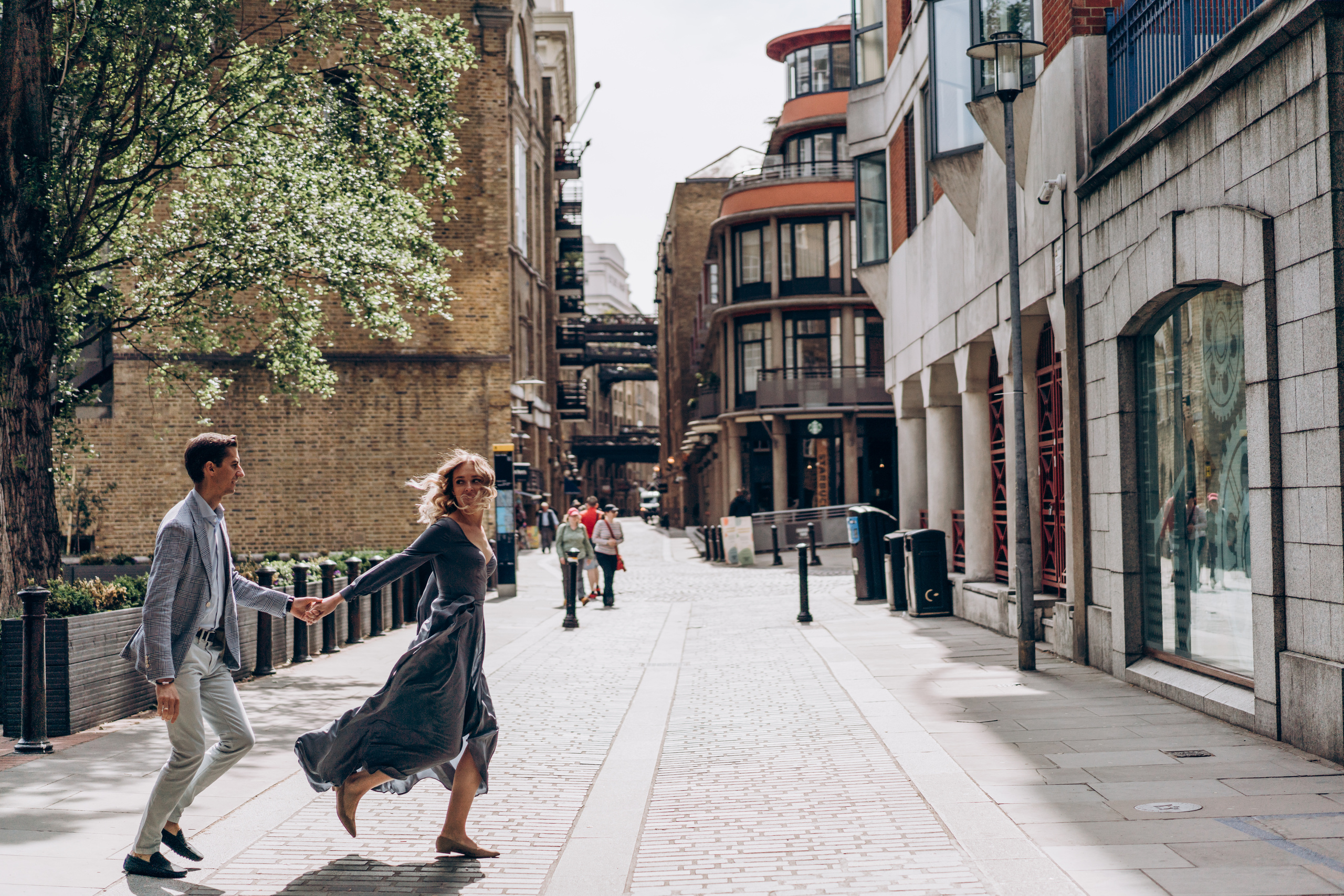 Casual Engagement session by Tower Bridge. London Wedding Photographer|Natasha Ferreira
