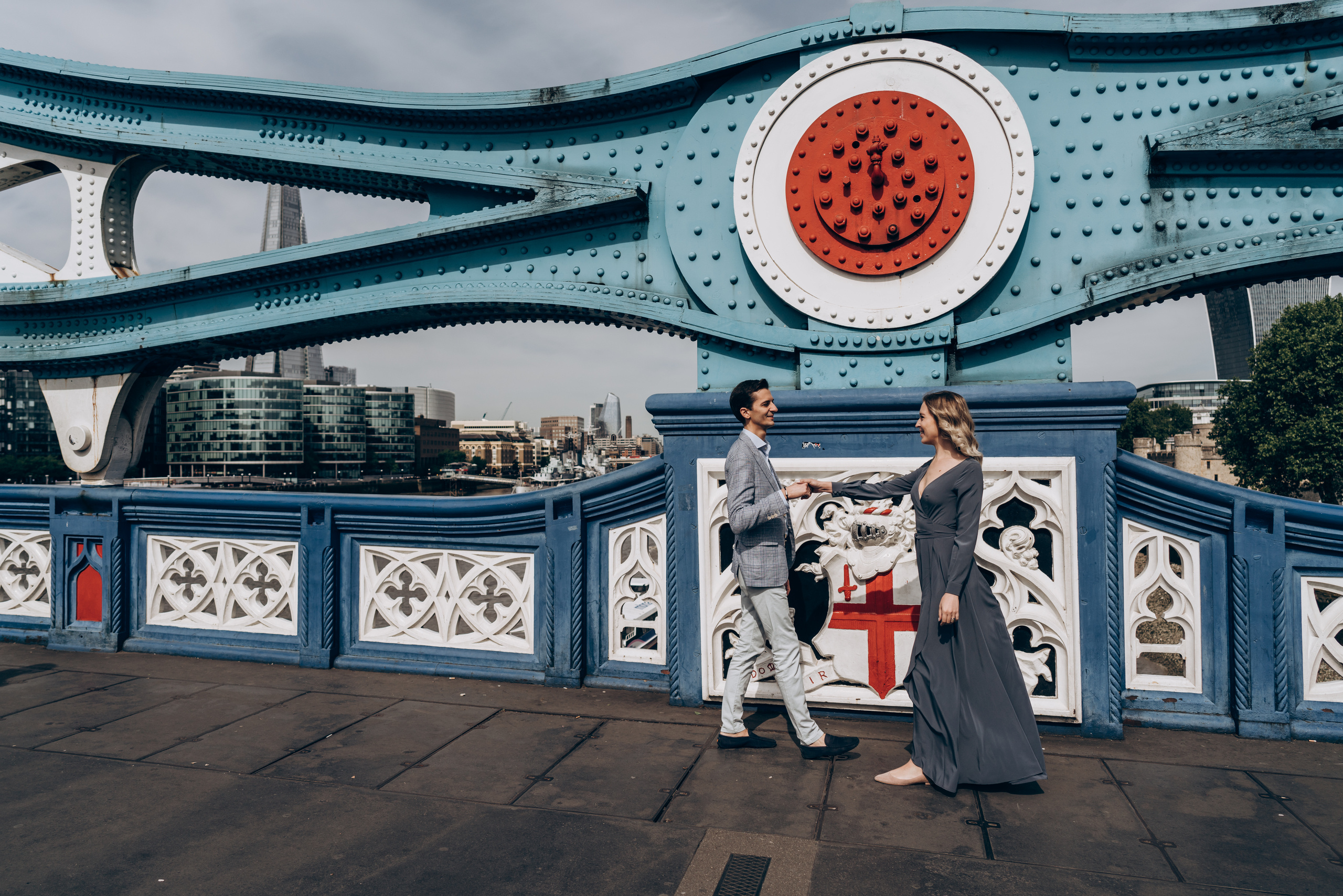 Casual Engagement session by Tower Bridge. London Wedding Photographer|Natasha Ferreira