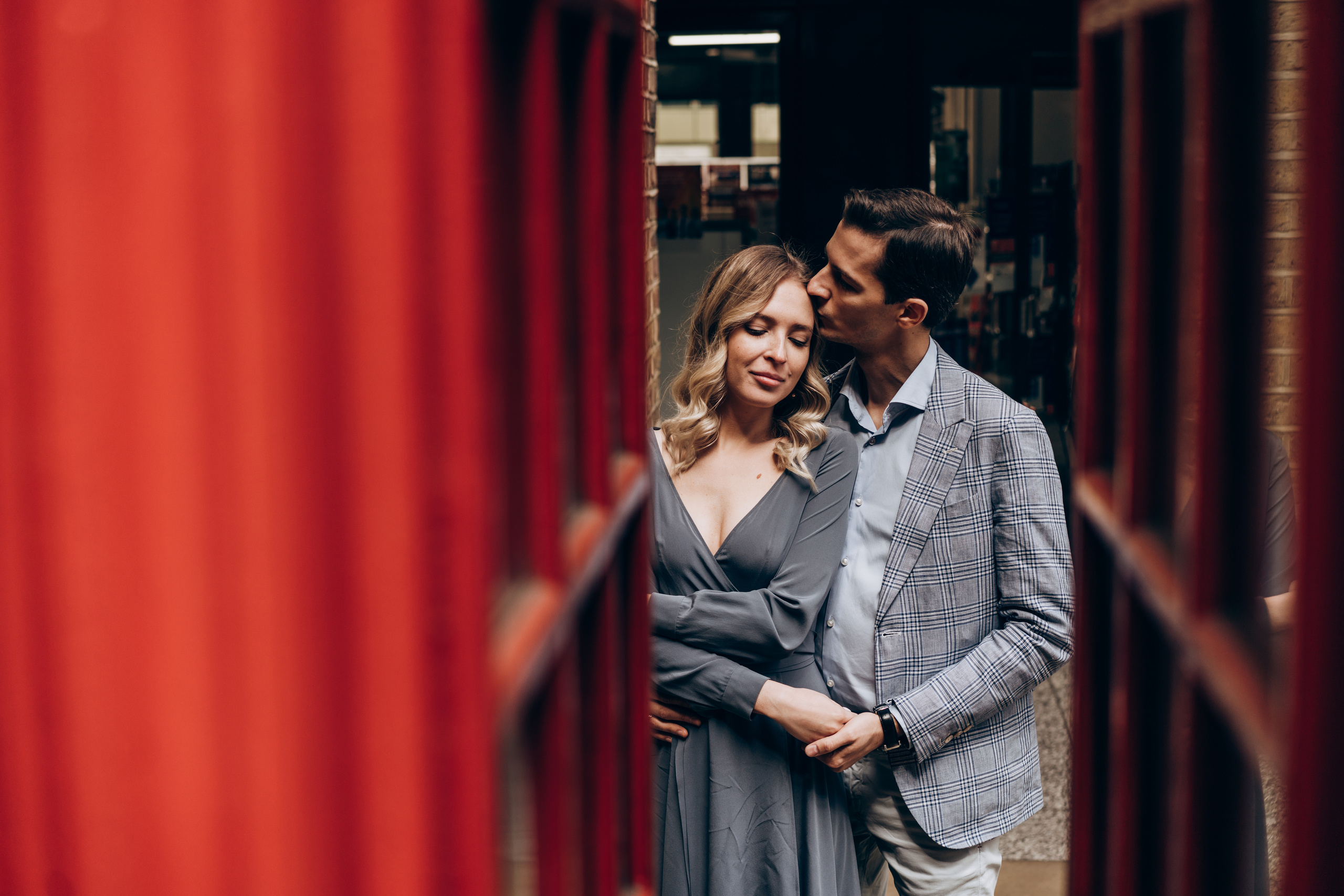 Casual Engagement session by Tower Bridge. London Wedding Photographer|Natasha Ferreira