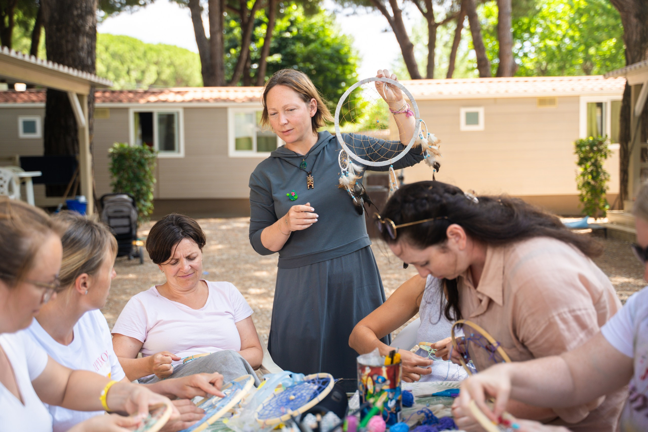 Artclass для взрослых, как мы творим. Семейные лагеря в Европе с Ниной Янечковой и Ириной Зиновьевой
