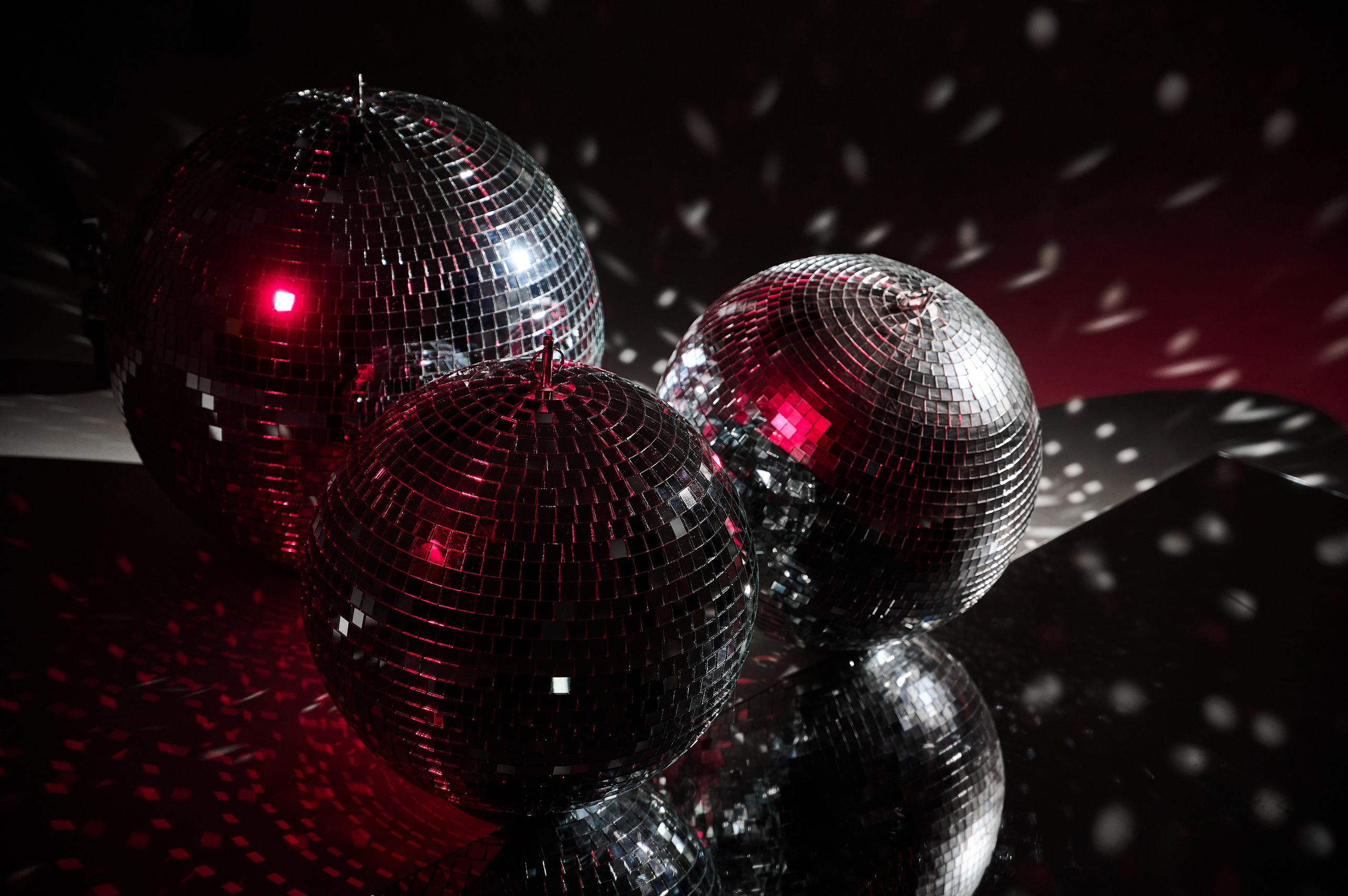 Зал «White» — (ул.Бабура, 73Б). 2astudio.uz