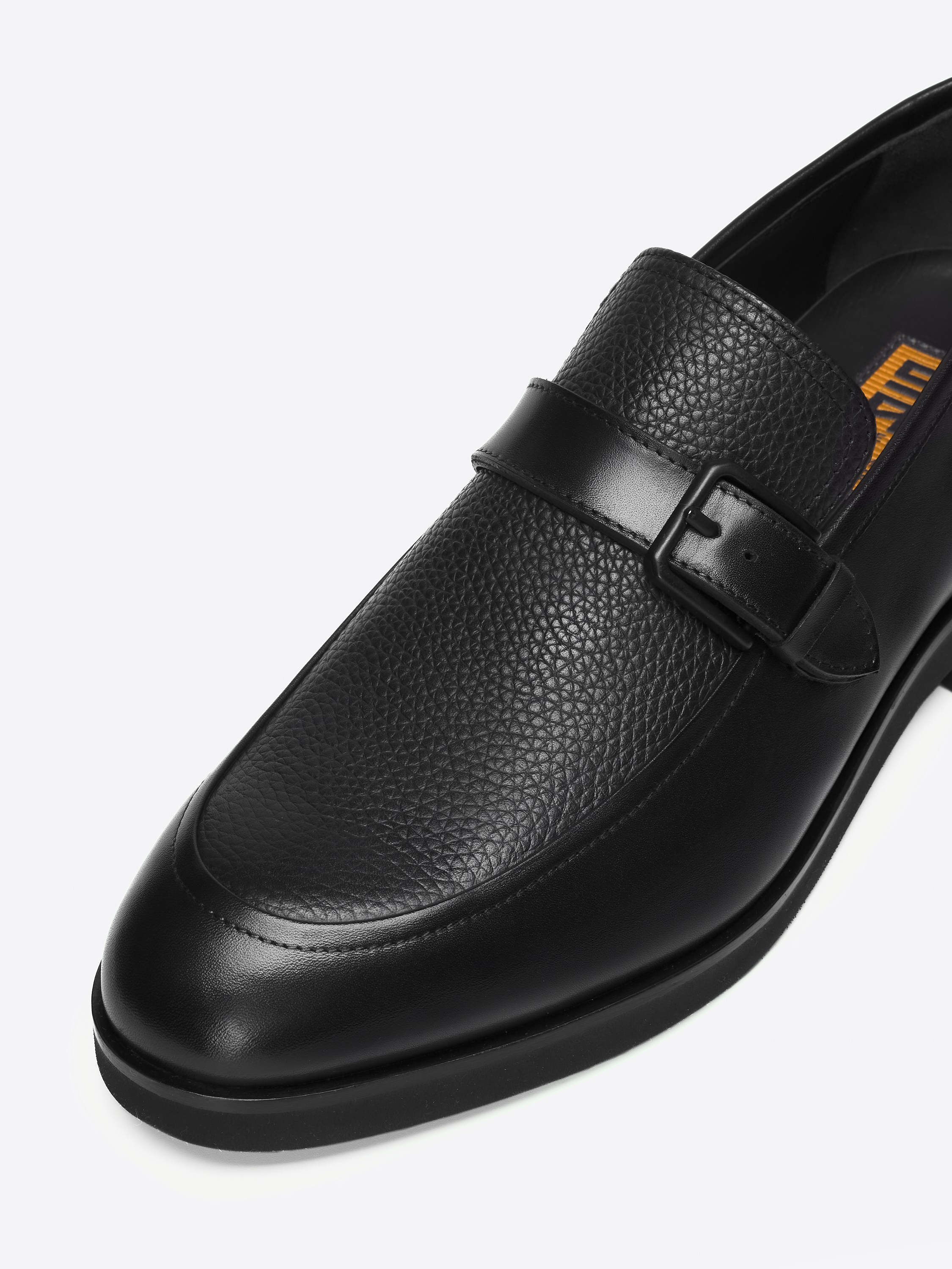 Обувь. Предметная фотосъемка в Алматы. Студия фото и видео съемки товаров