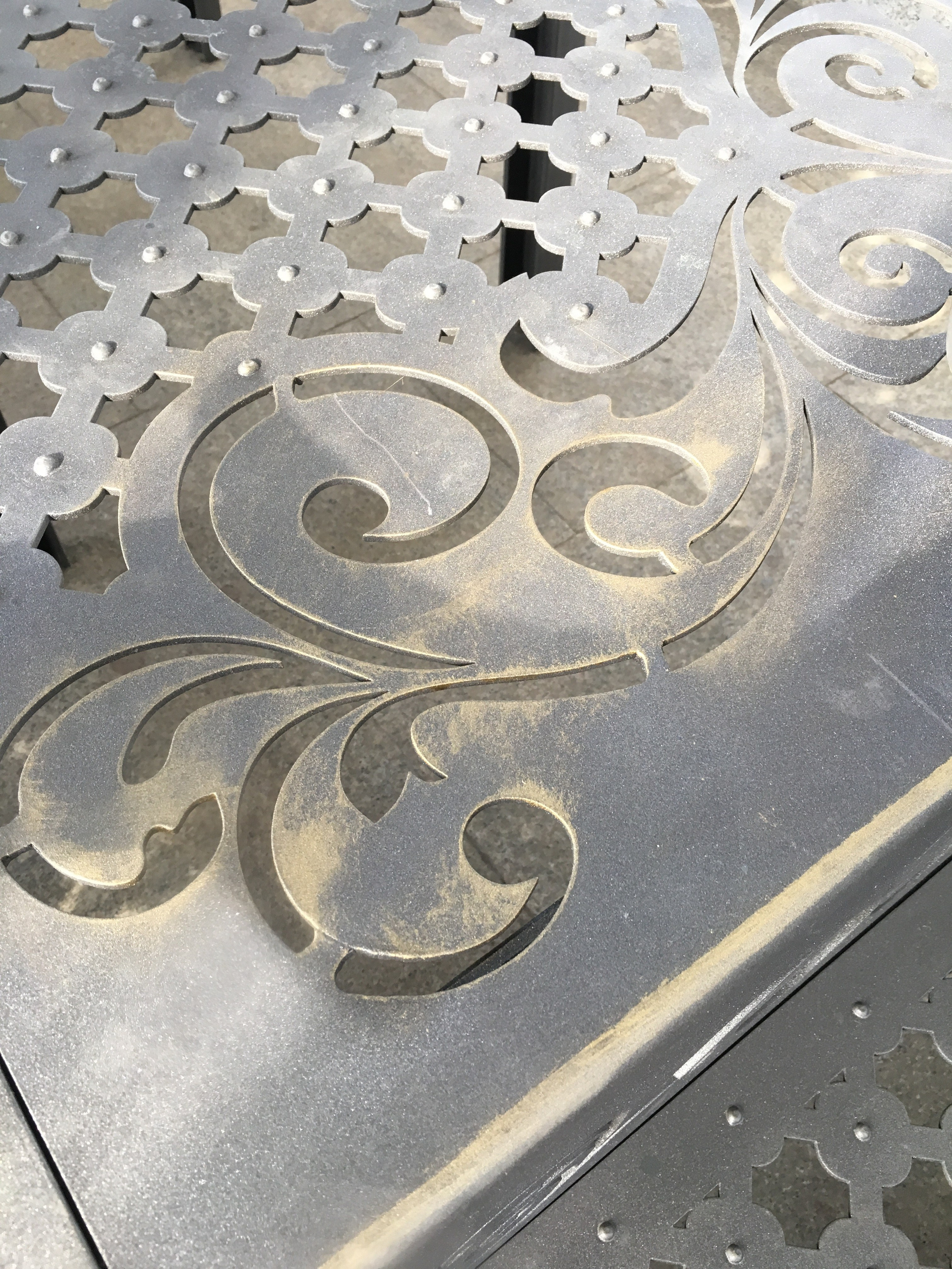 Подиум для звонаря с комплектом роликов и педалей колокольни Храма-памятника в честь Всех Святых и в память о жертвах, спасению Отечества нашего послуживших в городе Минске Минской Епархии Белорусской Православной Церкви. 2019 г. Сталь, художественная ковка, лазерная резка, сварка