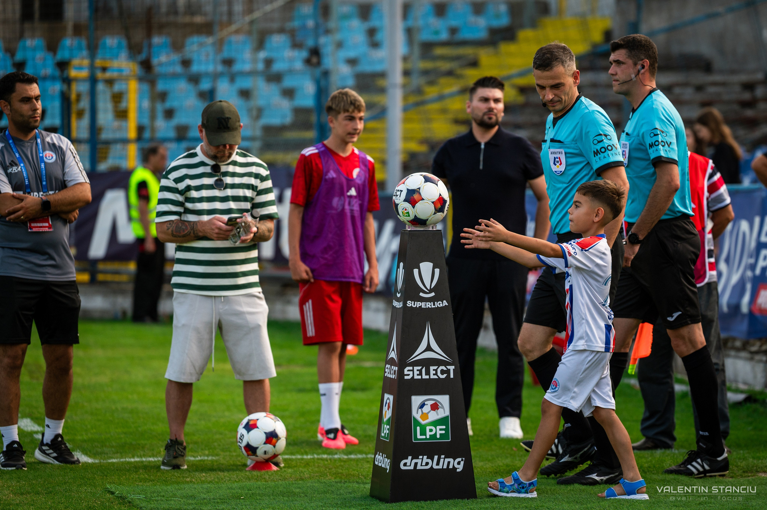 Otelul Galati — CFR Cluj. Fotograf de Sport, Portret, Produs, Corporate, Cultural și Evenimente în Galați | Valentin Stanciu