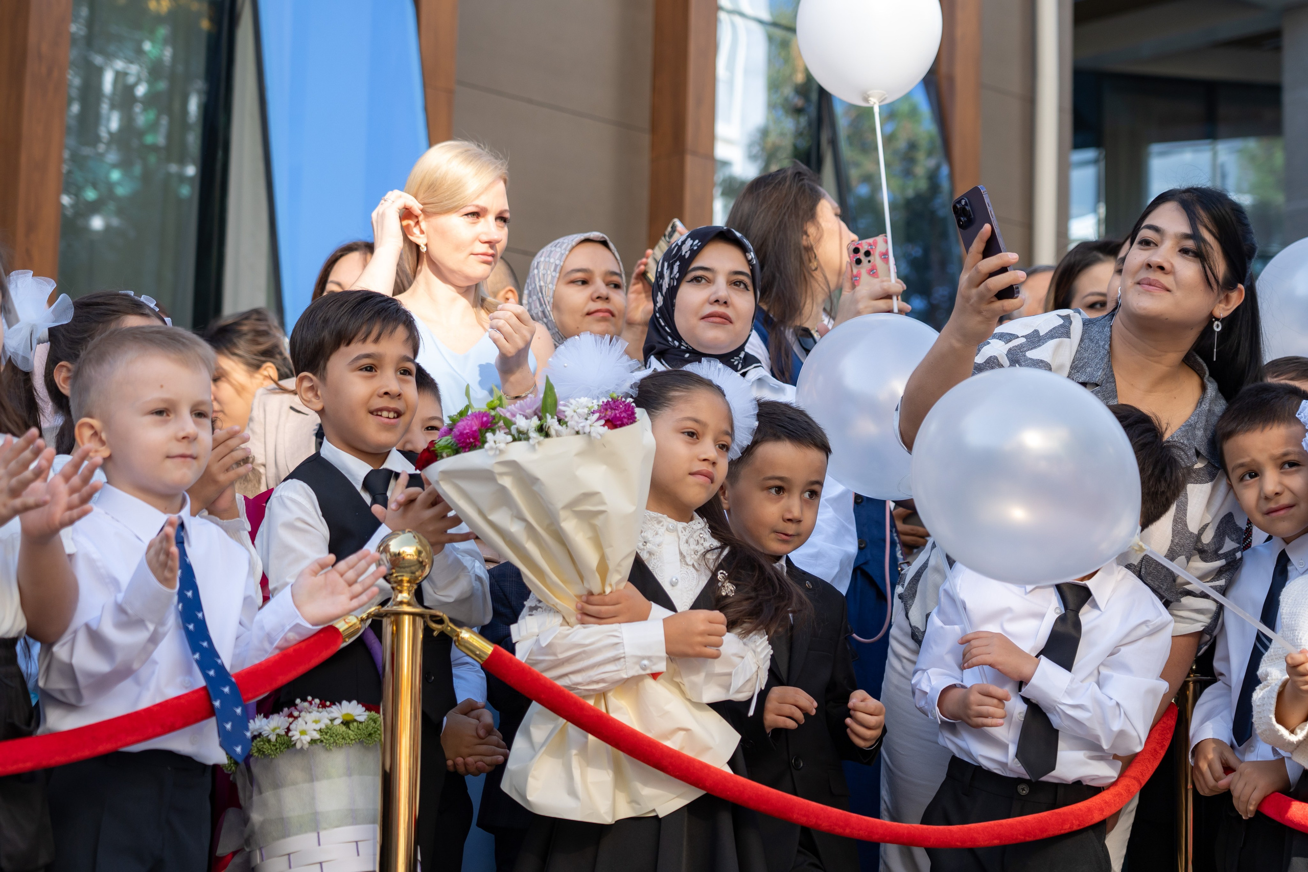 В школах Узбекистана прозвенел Первый звонок. Георгий Намазов | Фотограф в Ташкенте