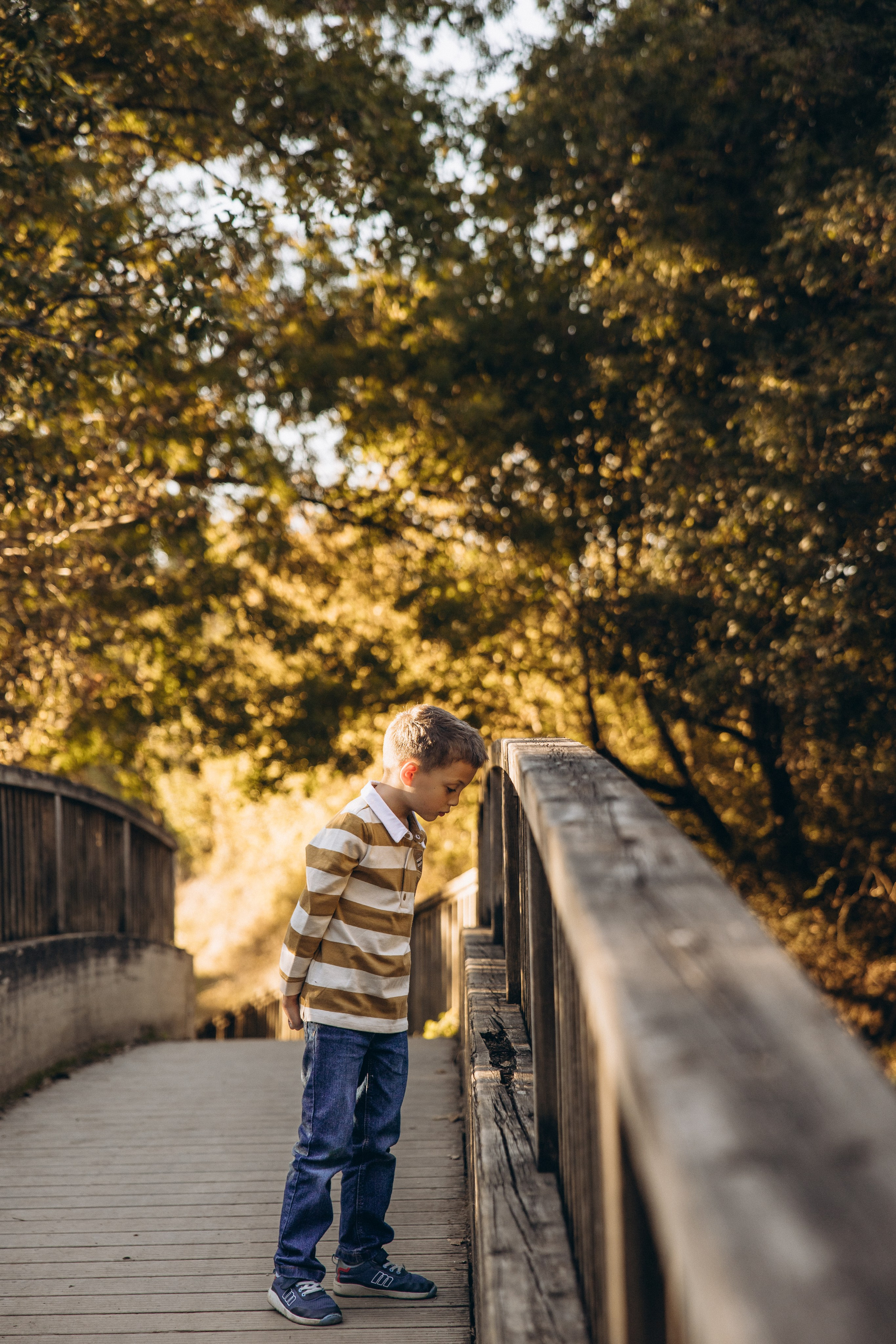 Autumn mother-son family photoshoot in Toulouse. Eugénie Smirnova — your photographer in Toulouse and southwest France