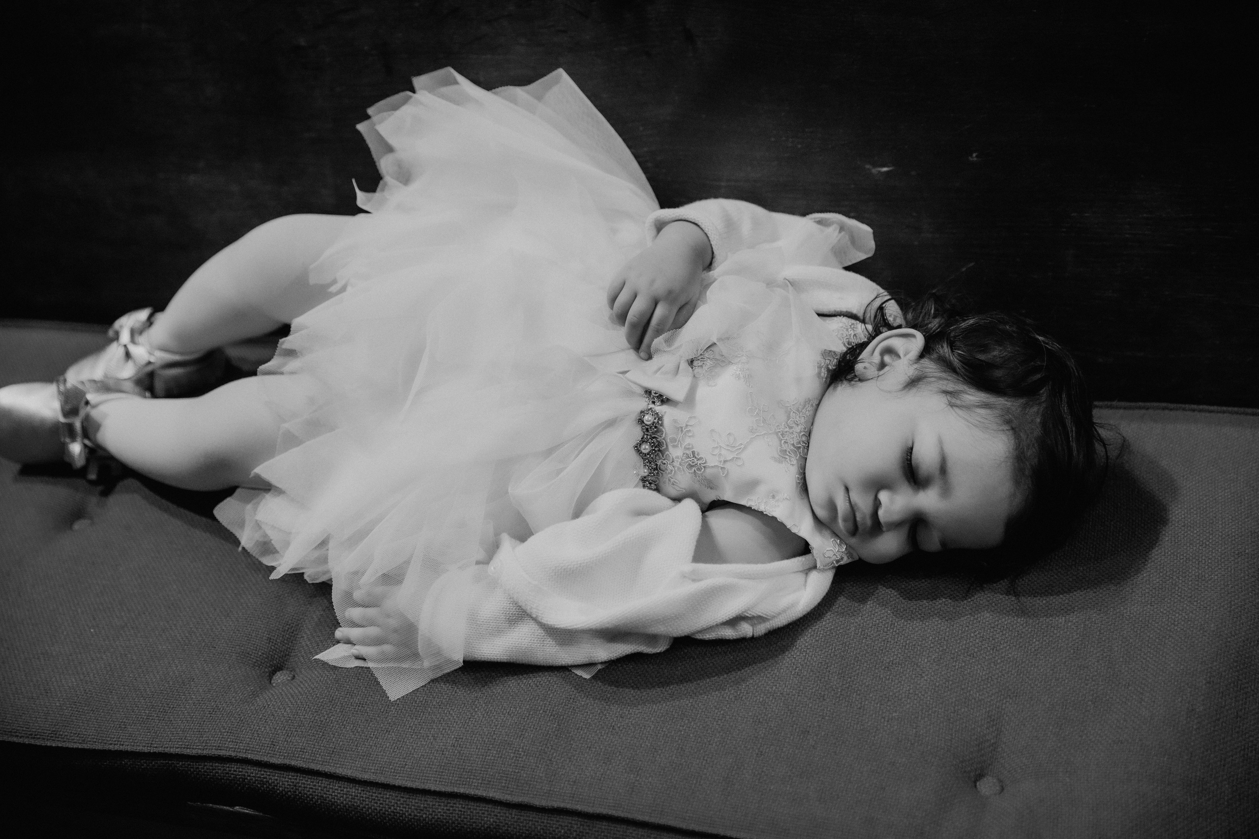 Suzi & Alex | Paris Wedding with a Vintage Car. Paris Wedding Photographer